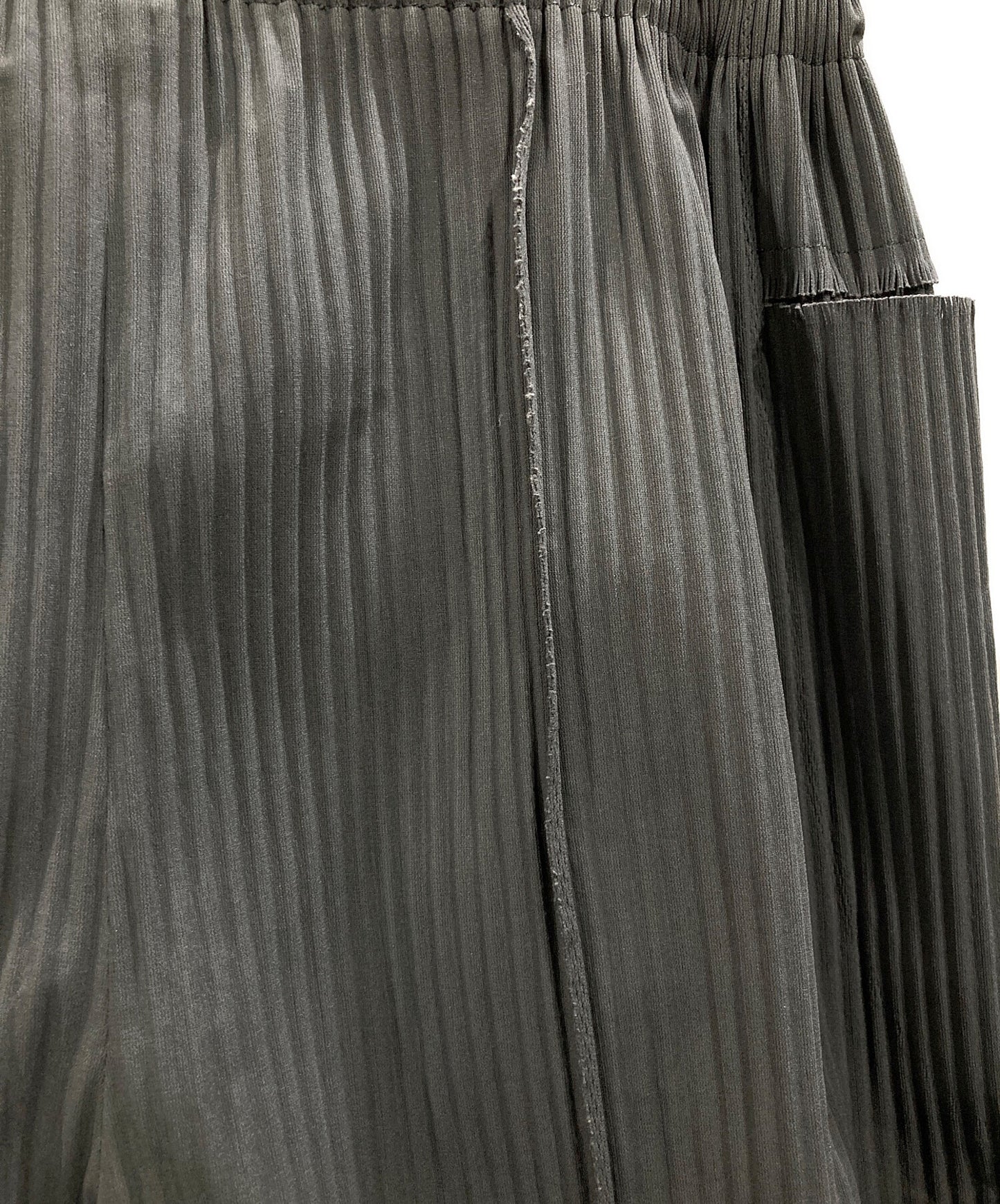 [Pre-owned] me ISSEY MIYAKE Pleated Cropped Wide Pants MI32KF372