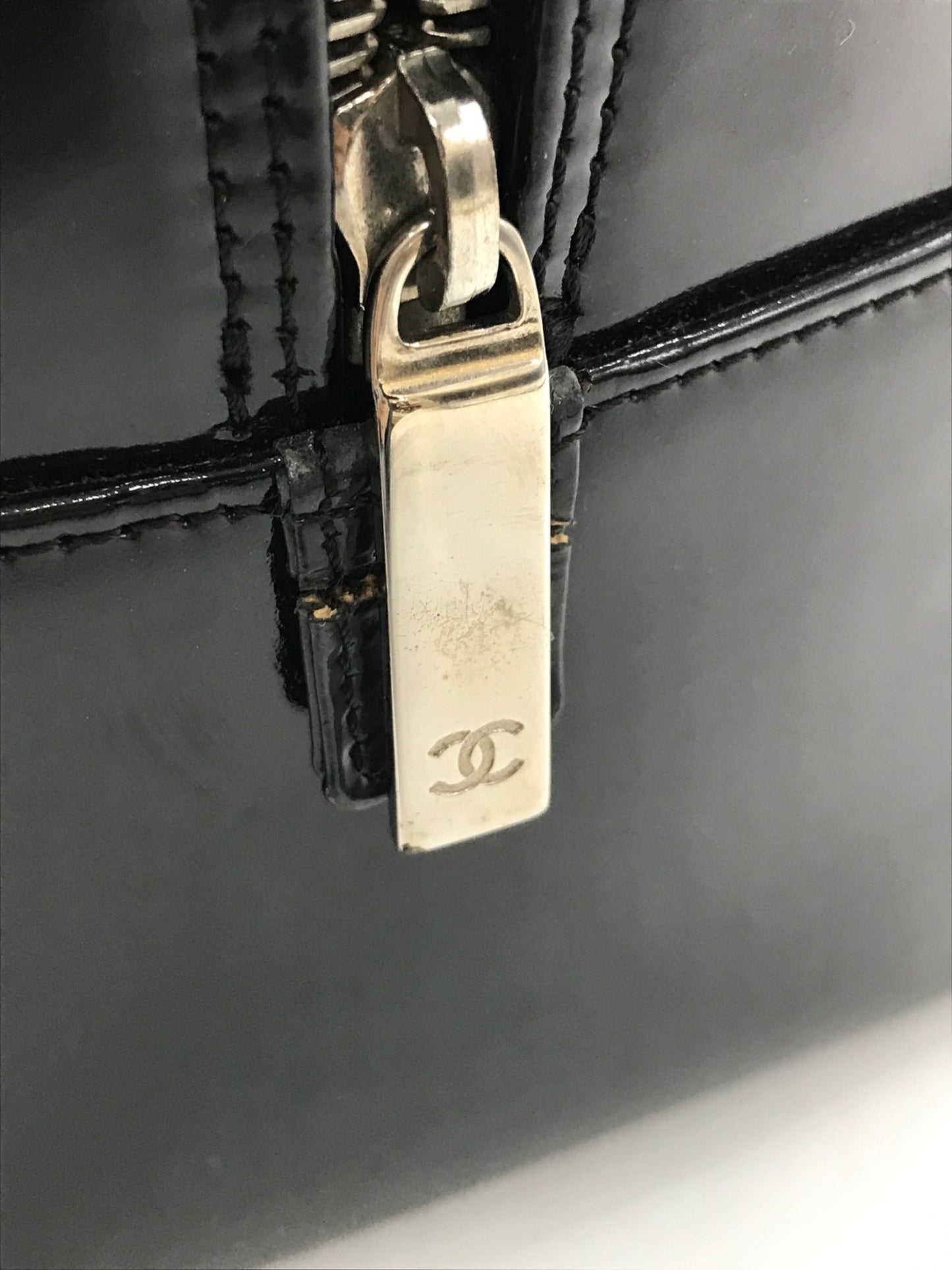 [Pre-owned] CHANEL Choco Bar Coco Mark Enamel Handbag