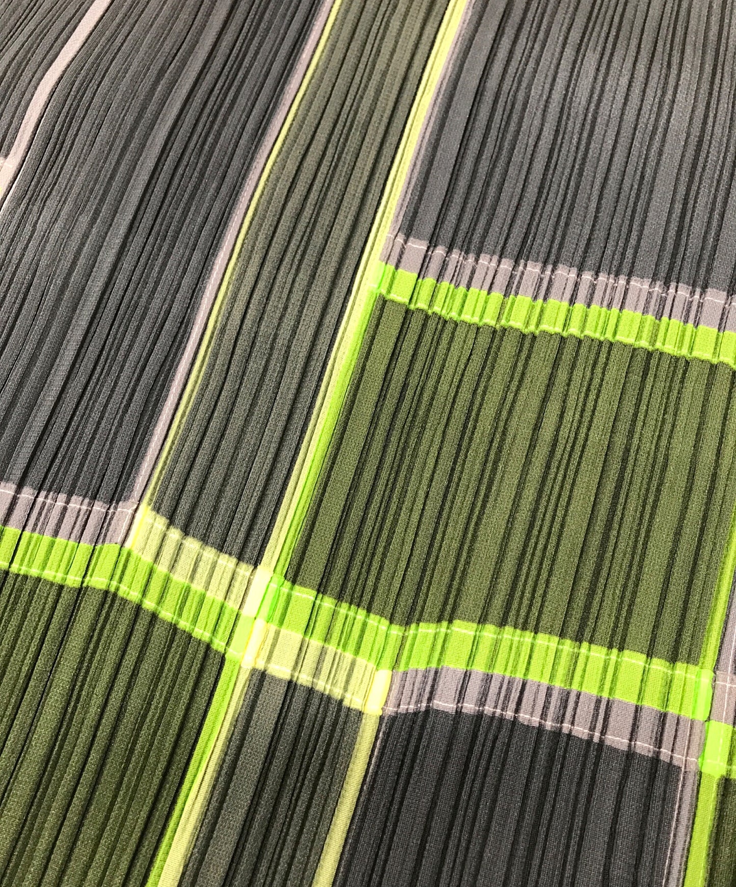 [Pre-owned] PLEATS PLEASE Block Check Pleated Sleeveless Cut & Sewn Multicolor Geometric Pattern Total Pattern Made in Japan 06 PP64JK541