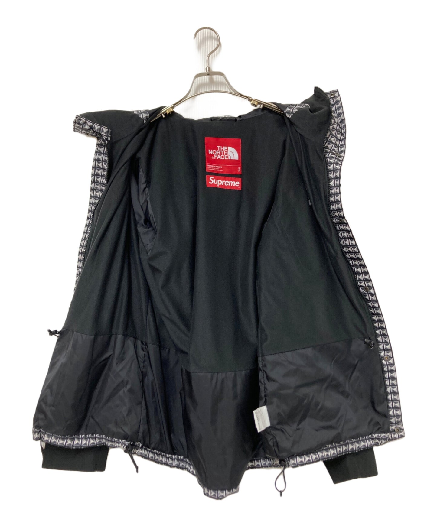 [Pre-owned] SUPREME Studded Mountain Light Jacket NP12103I