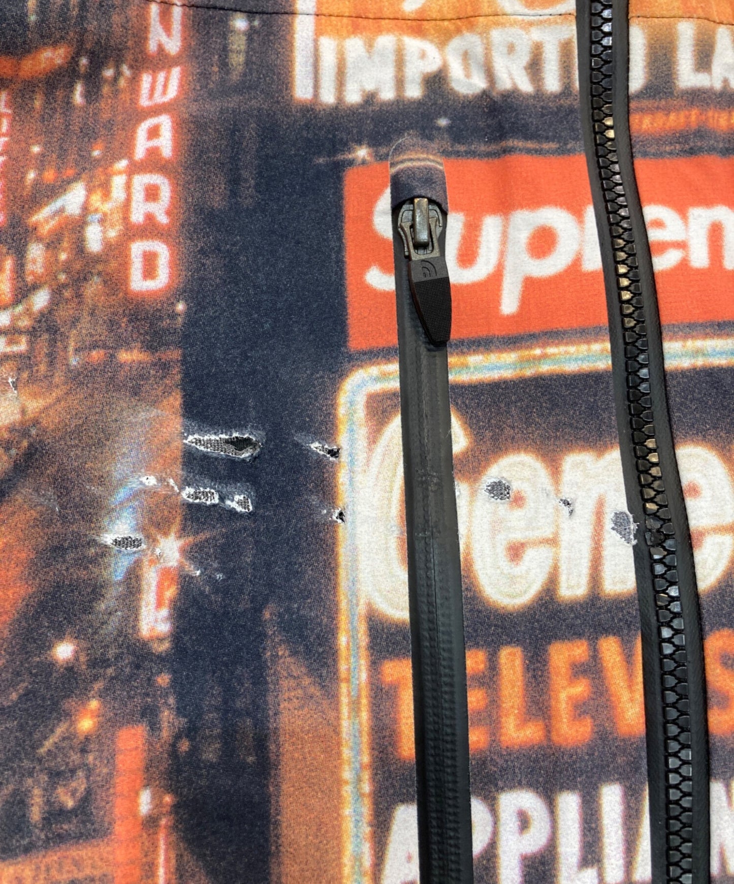 [Pre-owned] SUPREME Taped Seam Shell Jacket "Times square" NP52207I 22AW