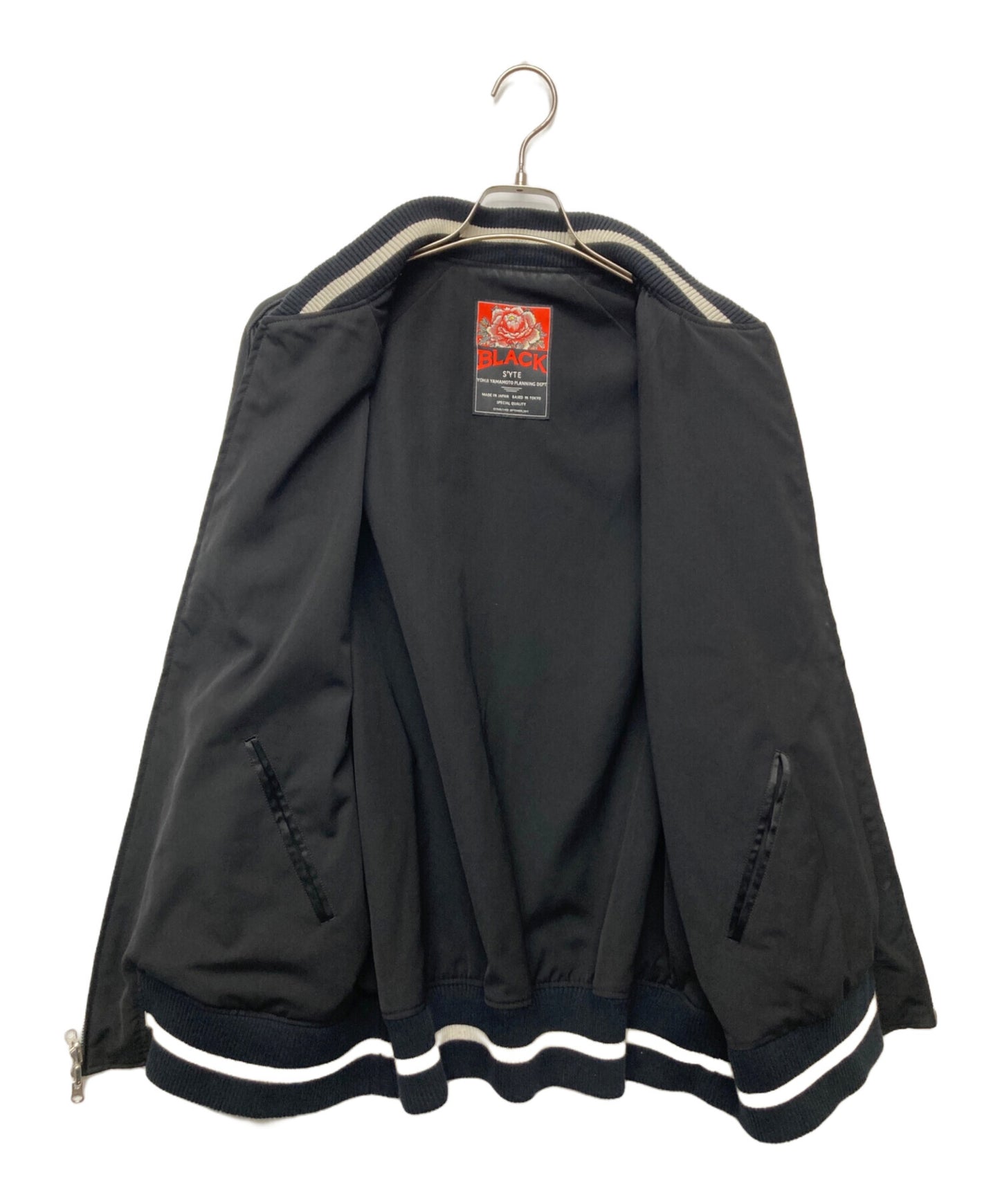 [Pre-owned] s'yte 23SS POLYESTER GABARDINE / ACETATE SATIN RAGLAN SLEEVE Souvenir Jacket/UI-Y53-800 UI-Y53-800
