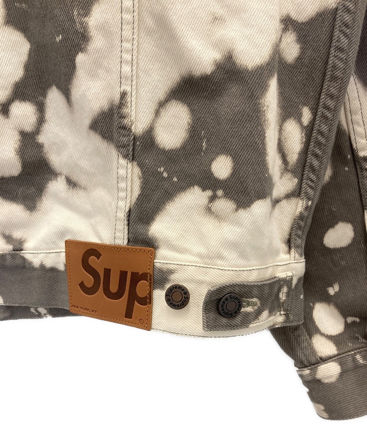 [Pre-owned] SUPREME Denim Trucker Jacket (Bleached)