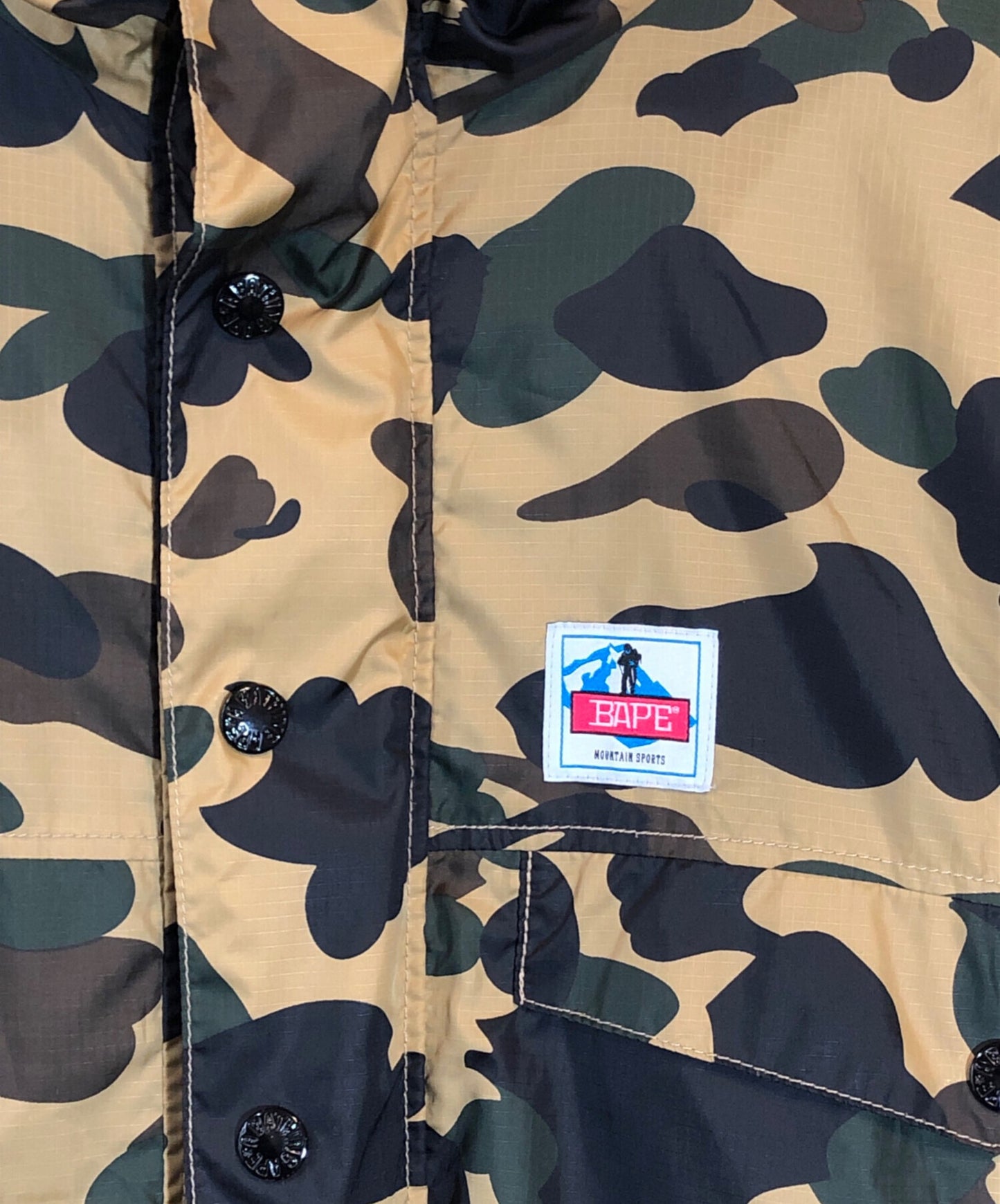 [Pre-owned] A BATHING APE Reversible camouflage jacket 1860-140-011