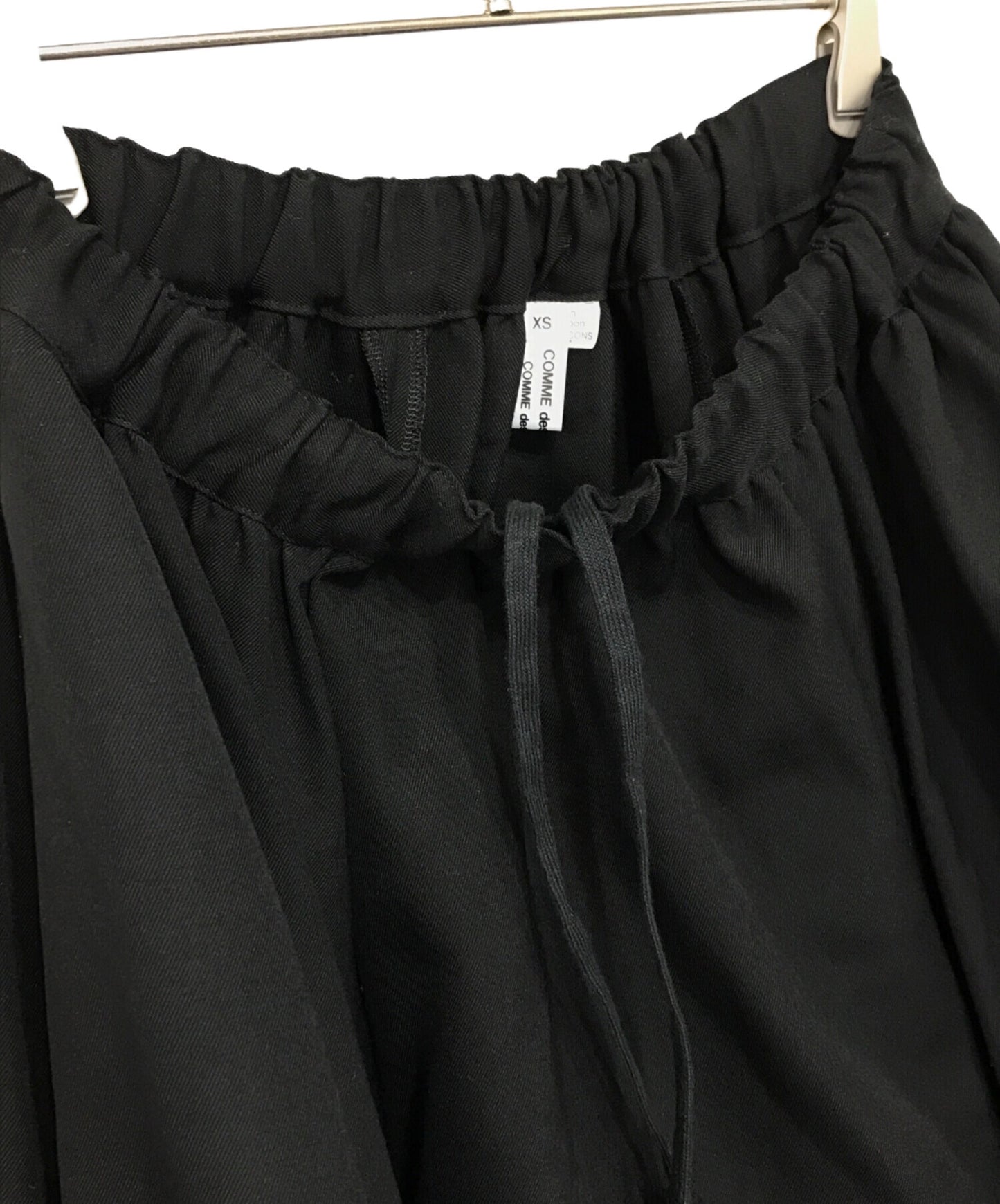 [Pre-owned] COMME des GARCONS COMME des GARCONS Three-dimensional design skirt with wire RL-S014 AD2023