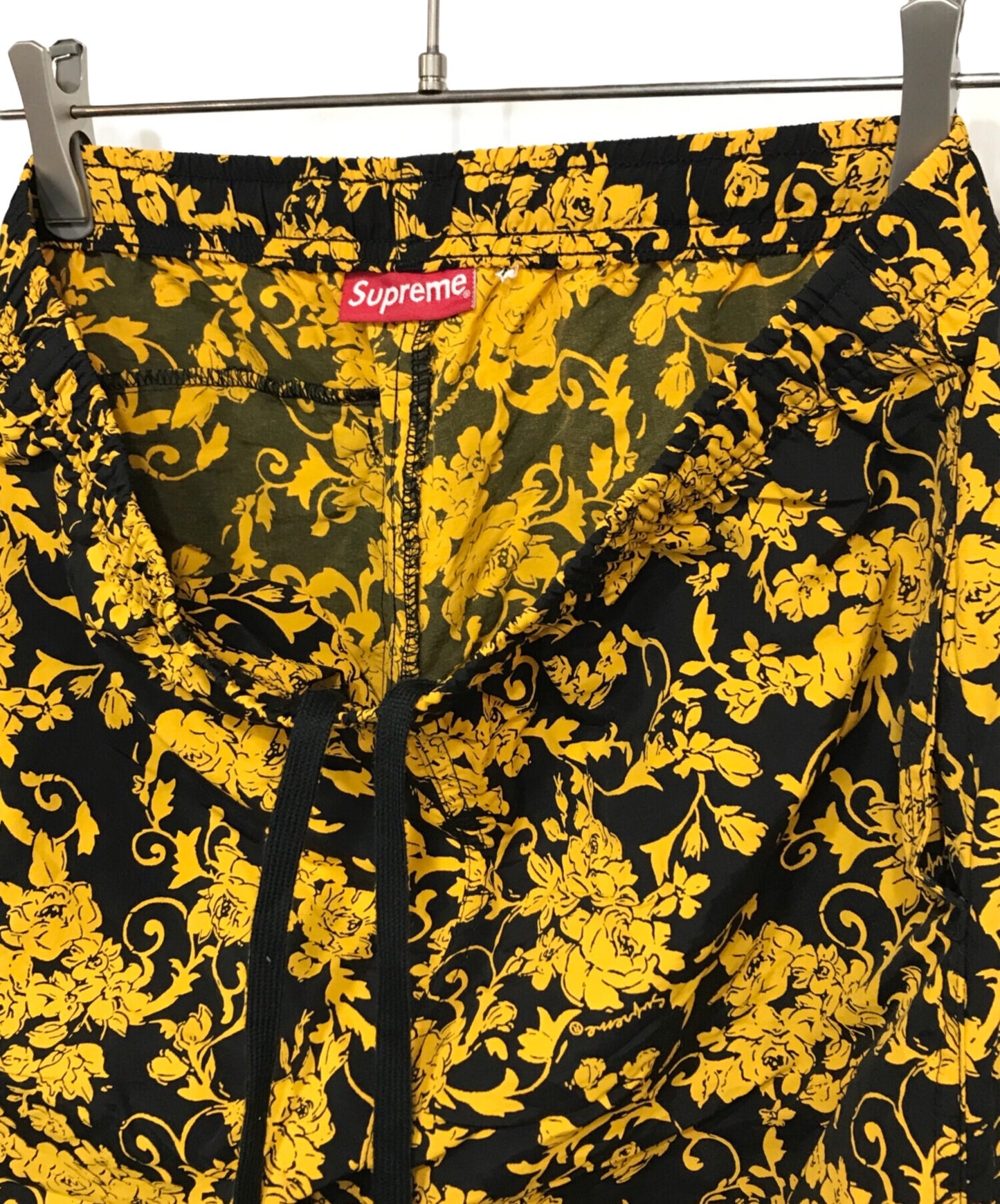 [Pre-owned] SUPREME 20SS Warm Up Pant Black Floral Easy Pants
