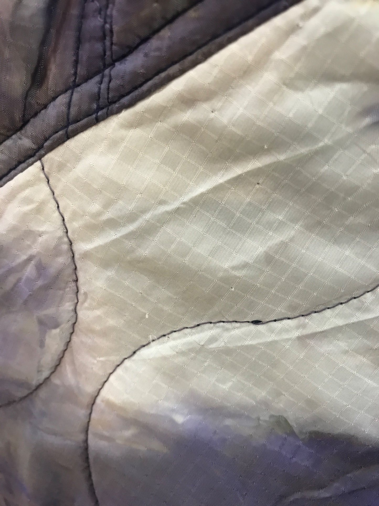 [Pre-owned] NEIGHBORHOOD Quilted tie-dye poncho/191UCNH-JKM02 191UCNH-JKM02