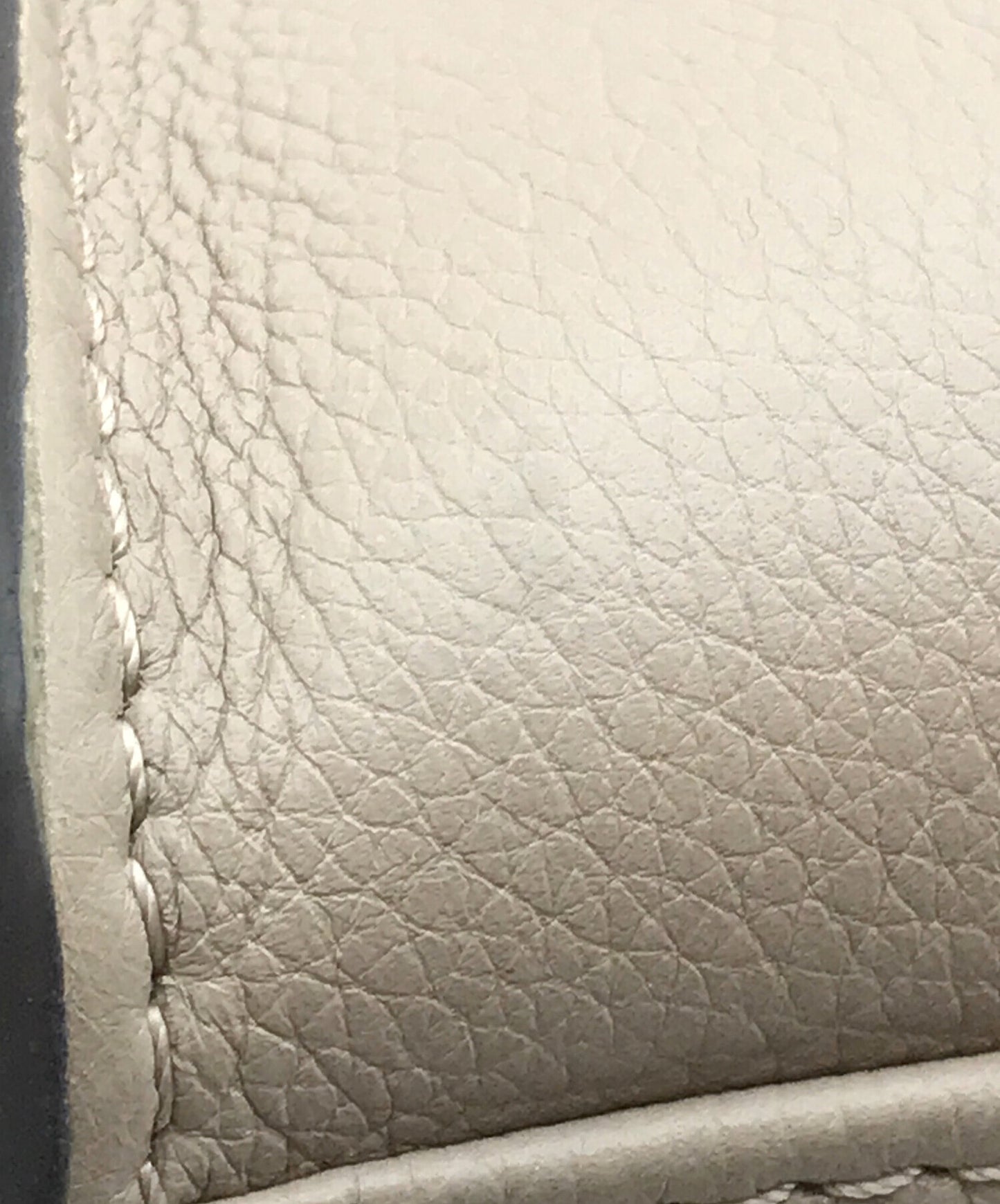[Pre-owned] LOUIS VUITTON HIGH END LEATHERS on my side MM M53825