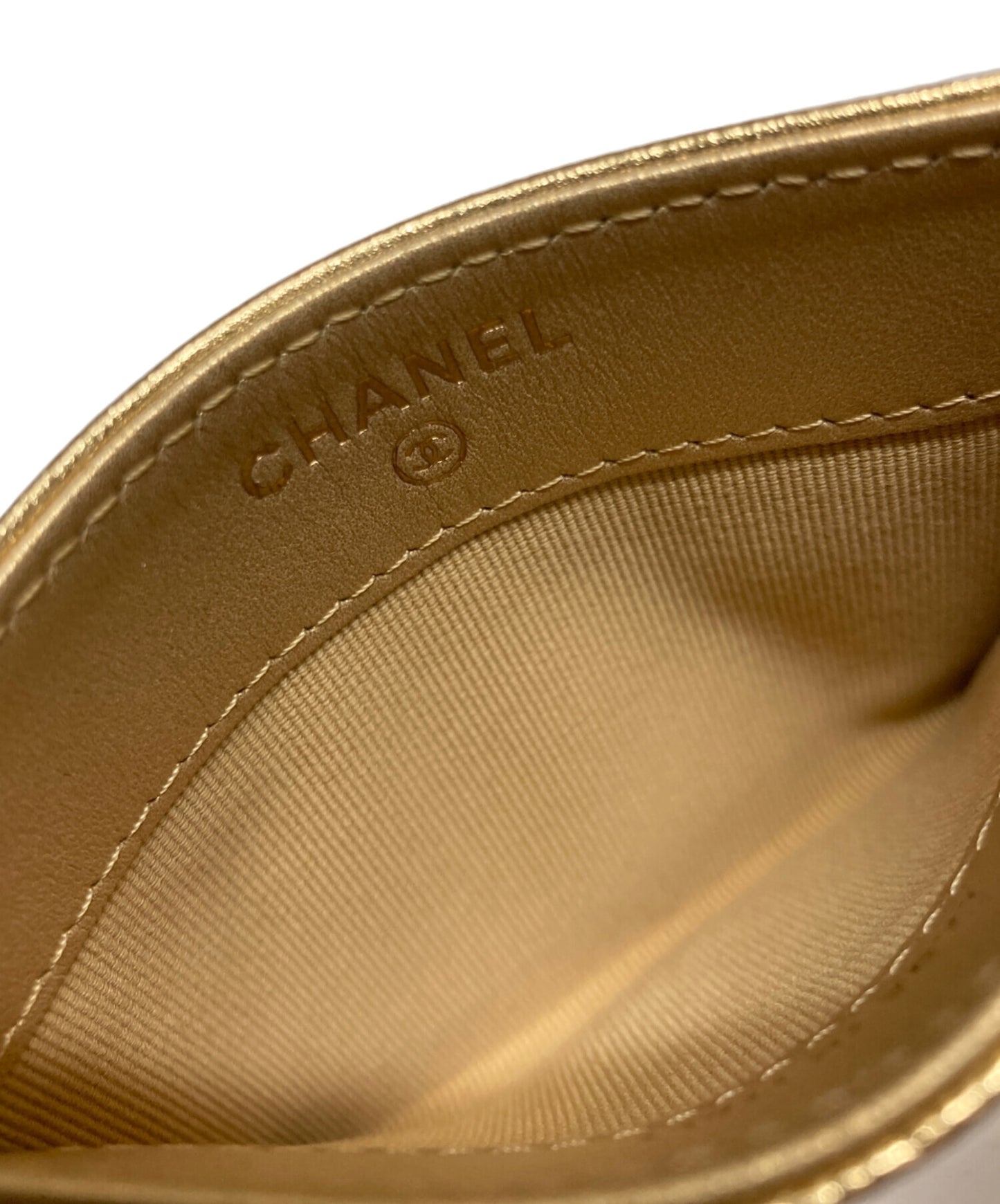 [Pre-owned] CHANEL Caviar Skin Classic Card Case AP0213