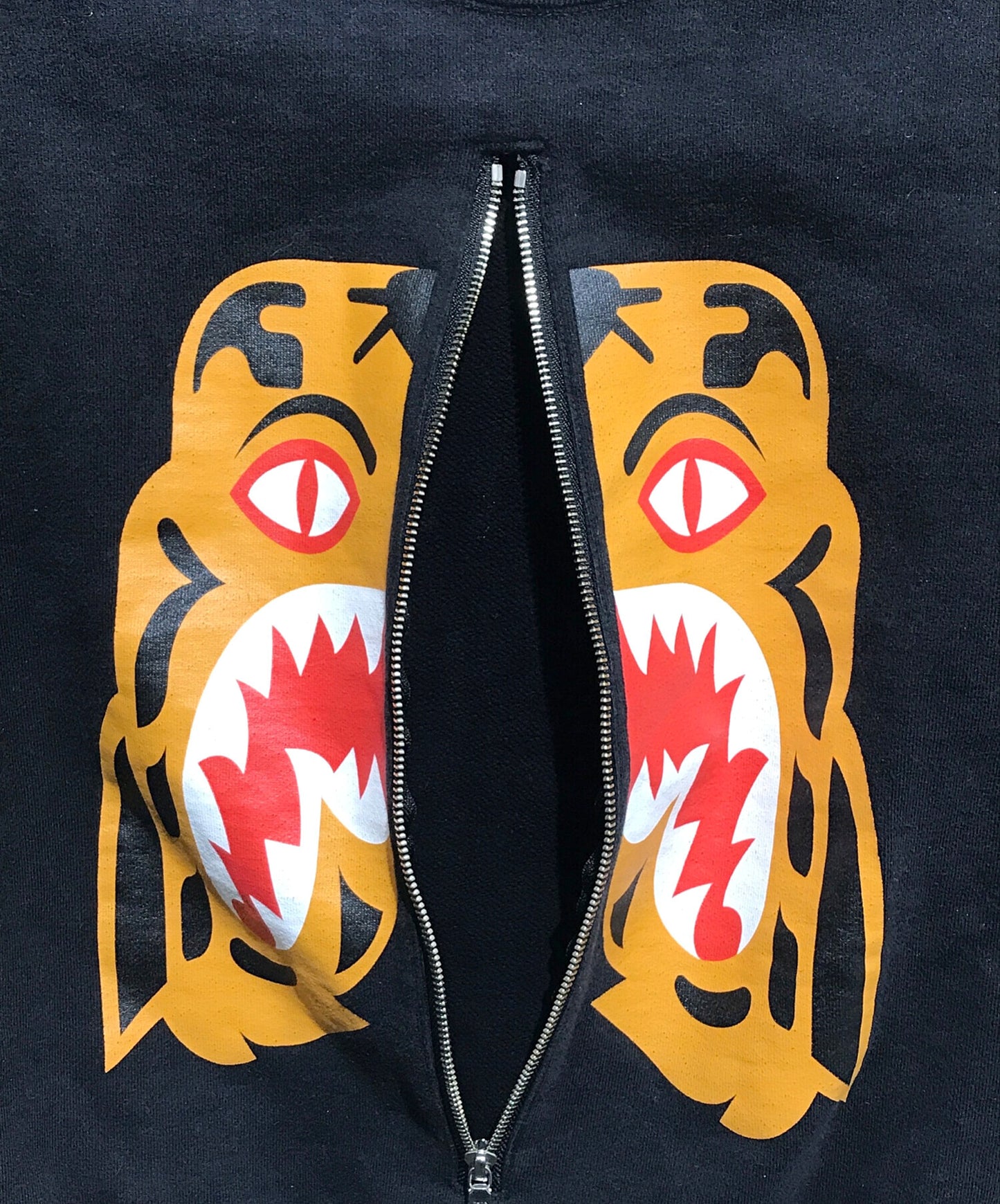 [Pre-owned] A BATHING APE Tiger Print Crewneck Sweatshirt 001SWK301006M