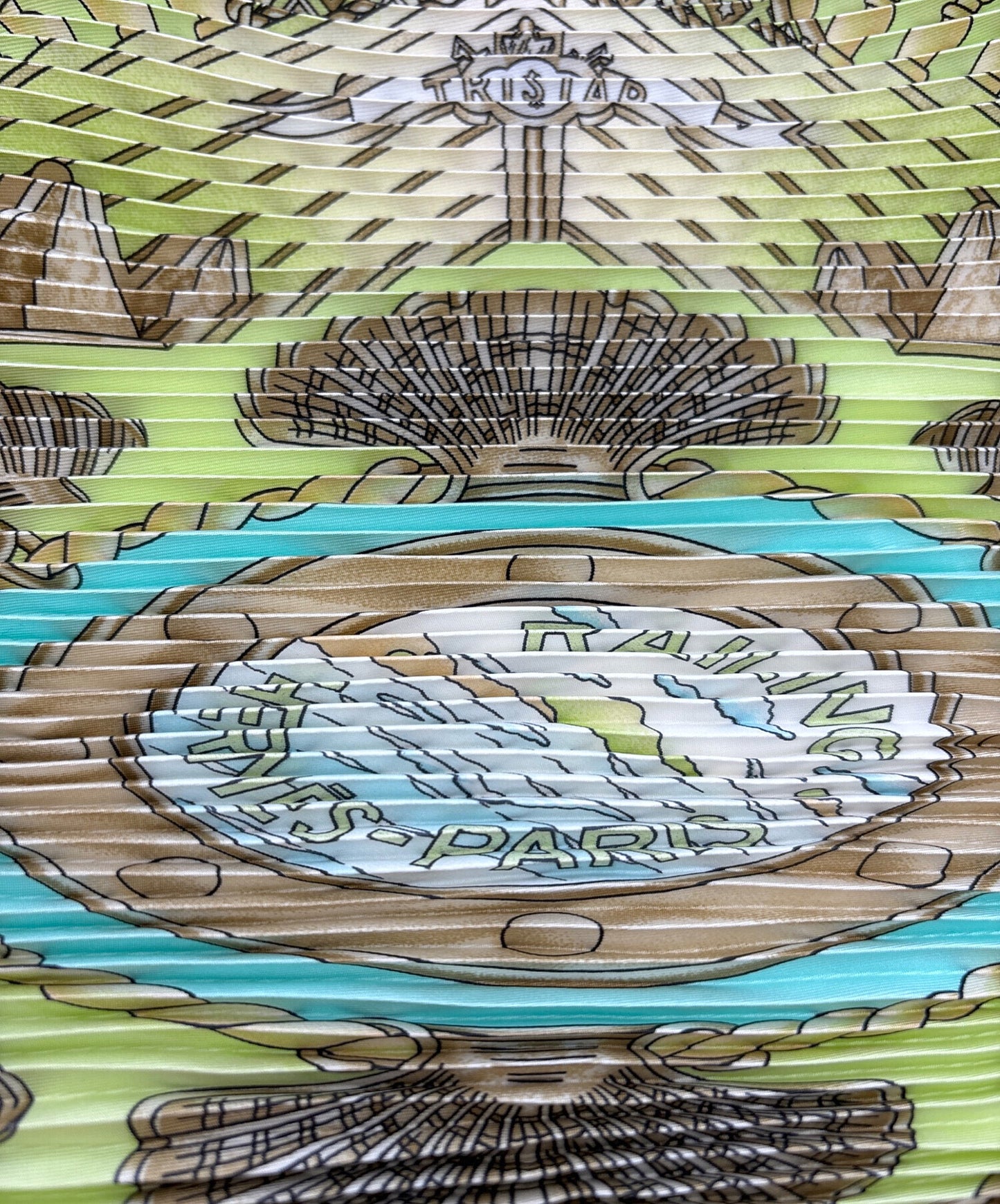 [Pre-owned] HERMES Pleated scarf / total pattern / TRISTAR / Carre