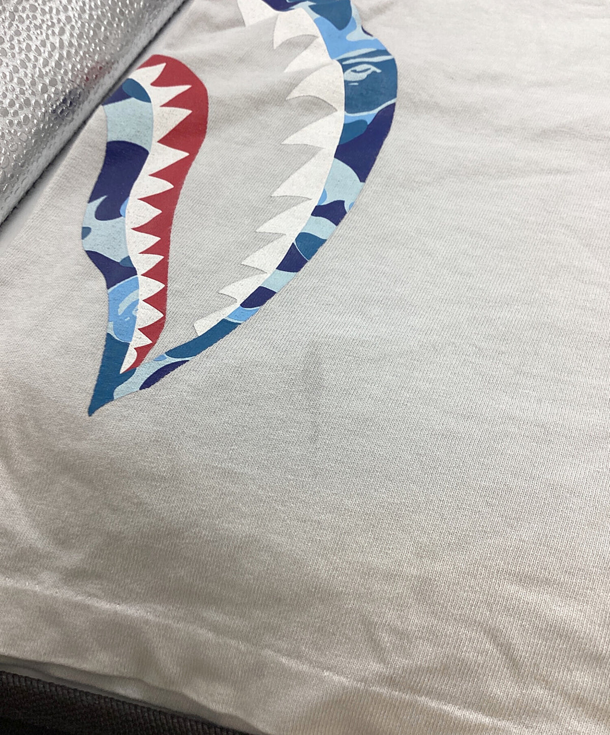 [Pre-owned] A BATHING APE Side Shark T-Shirt 001TEH301008X