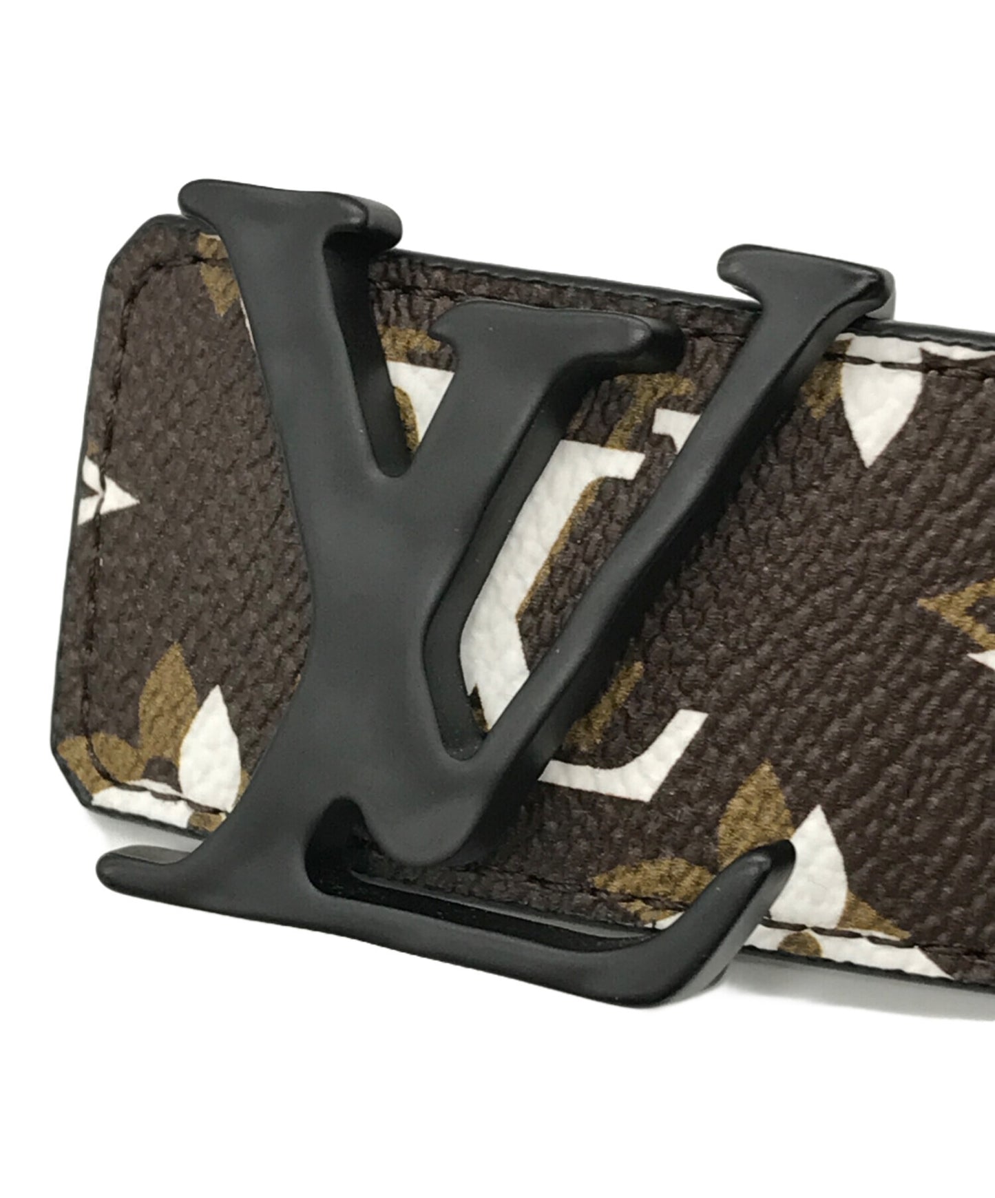 [Pre-owned] LOUIS VUITTON Santur LV shape belt MP241