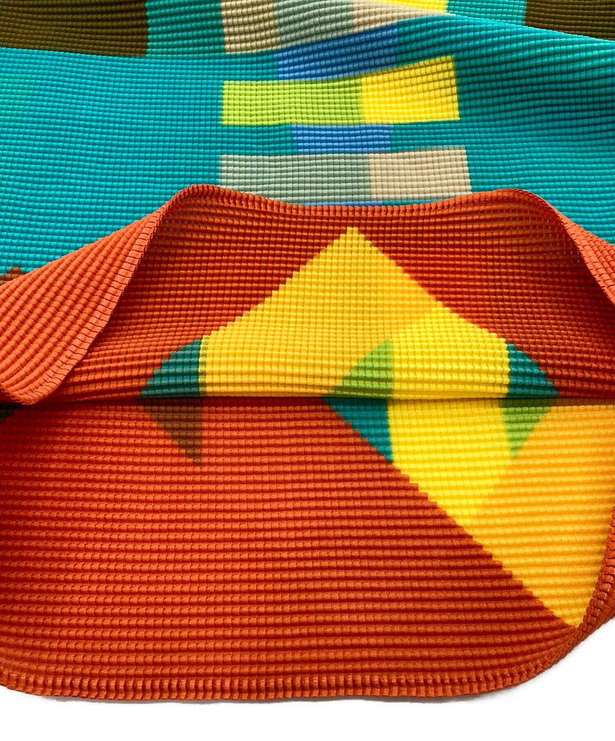 [Pre-owned] me ISSEY MIYAKE All-Over Print Pleated T-Shirt MI01FK356, Short-Sleeve MI01FK356