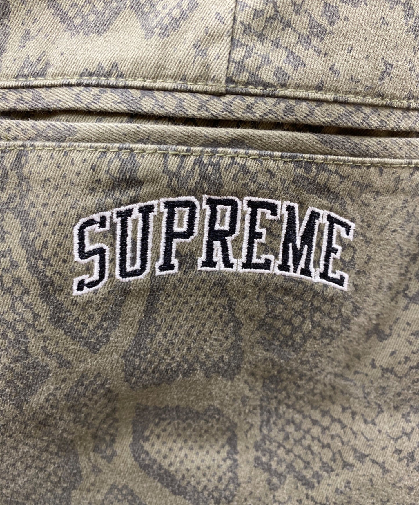 [Pre-owned] SUPREME 24SS Snake Print Chino Pant Olive