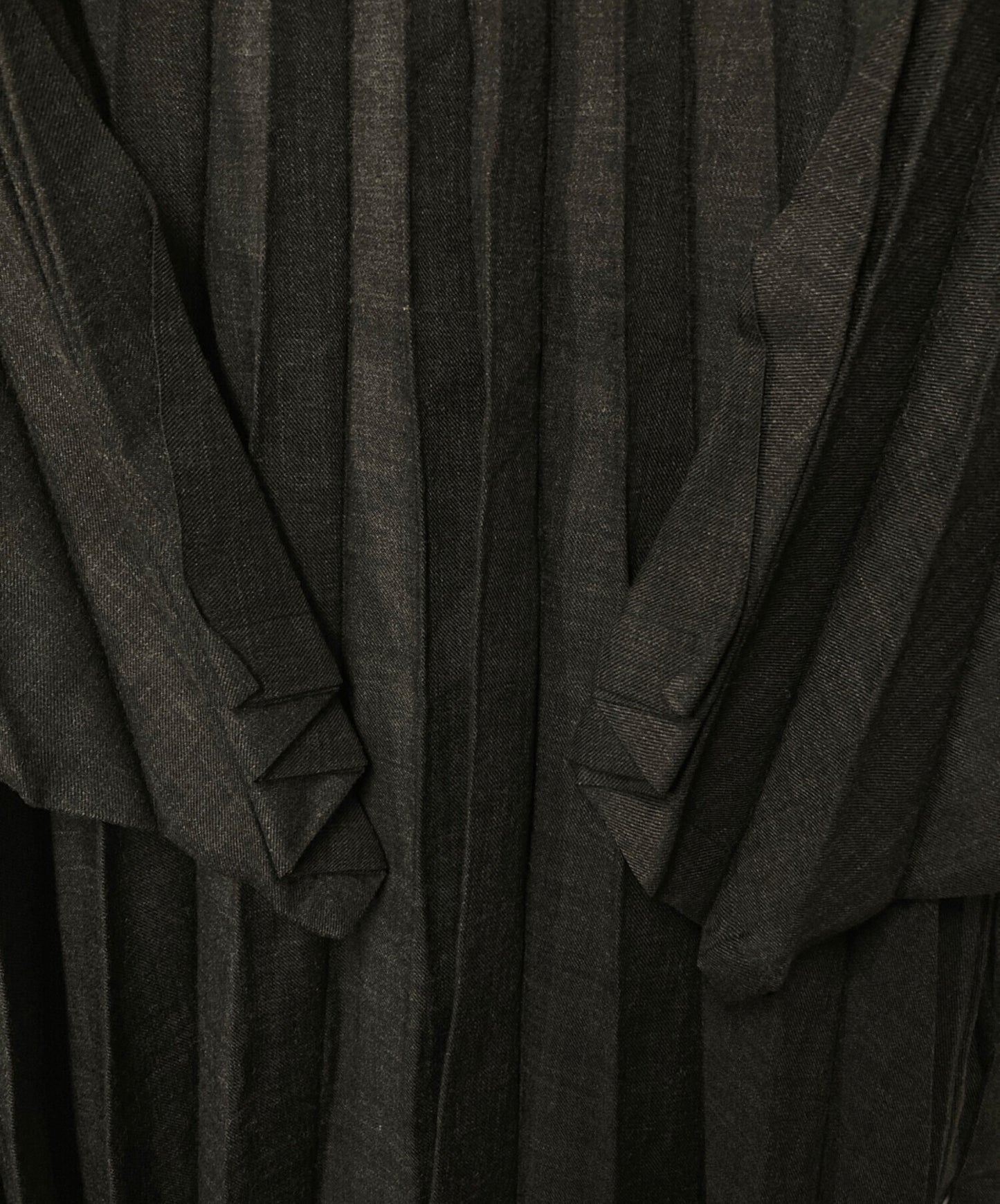 [Pre-owned] me ISSEY MIYAKE Square neck pleated dress me ISSEY MIYAKE me ISSEY MIYAKE MI83FH742 dark gray MI83FH742