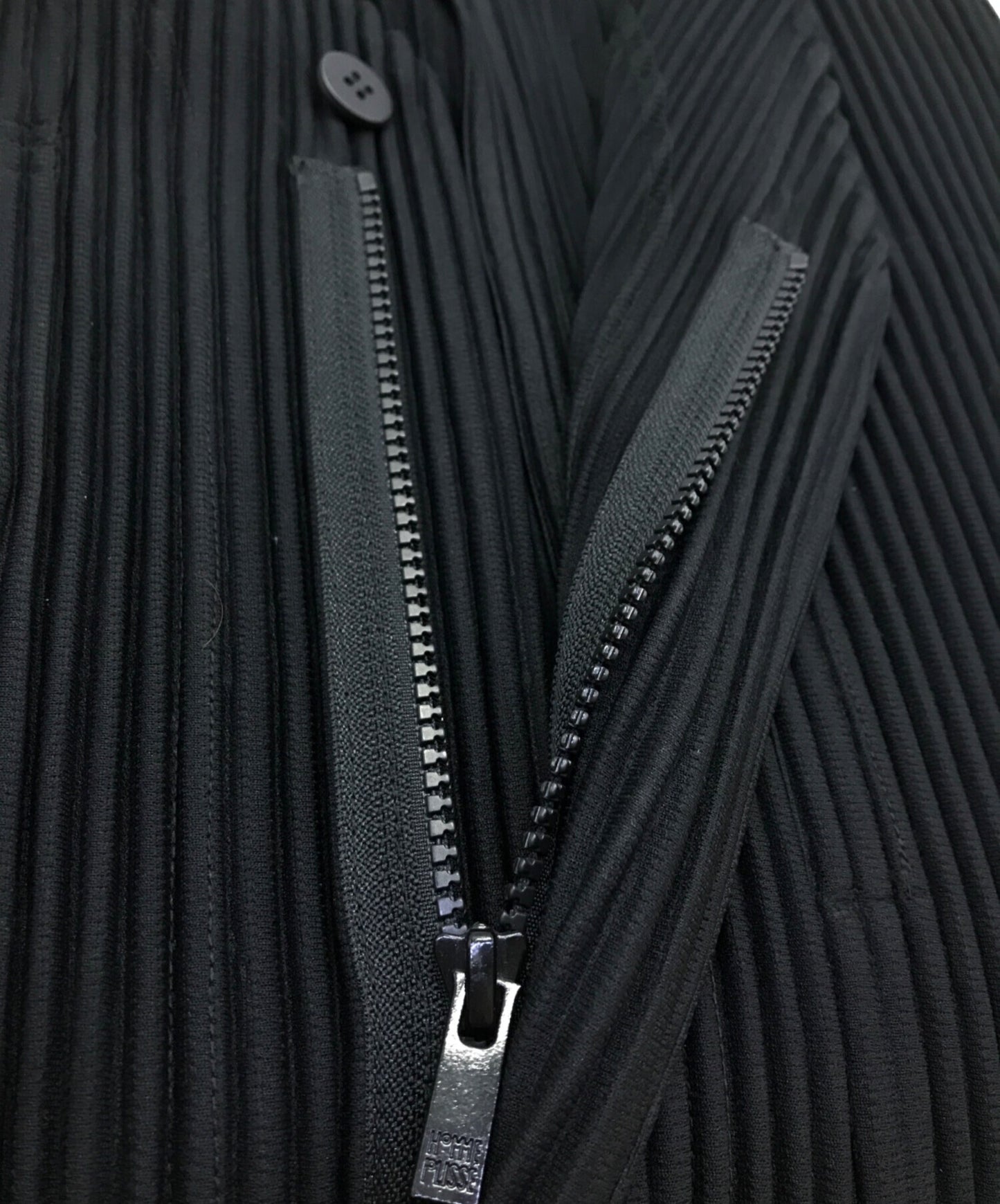 [Pre-owned] HOMME PLISSE ISSEY MIYAKE Pleated jumpsuit/Jump suits/All-in-one/Black/HP93JI144 HP93JI144