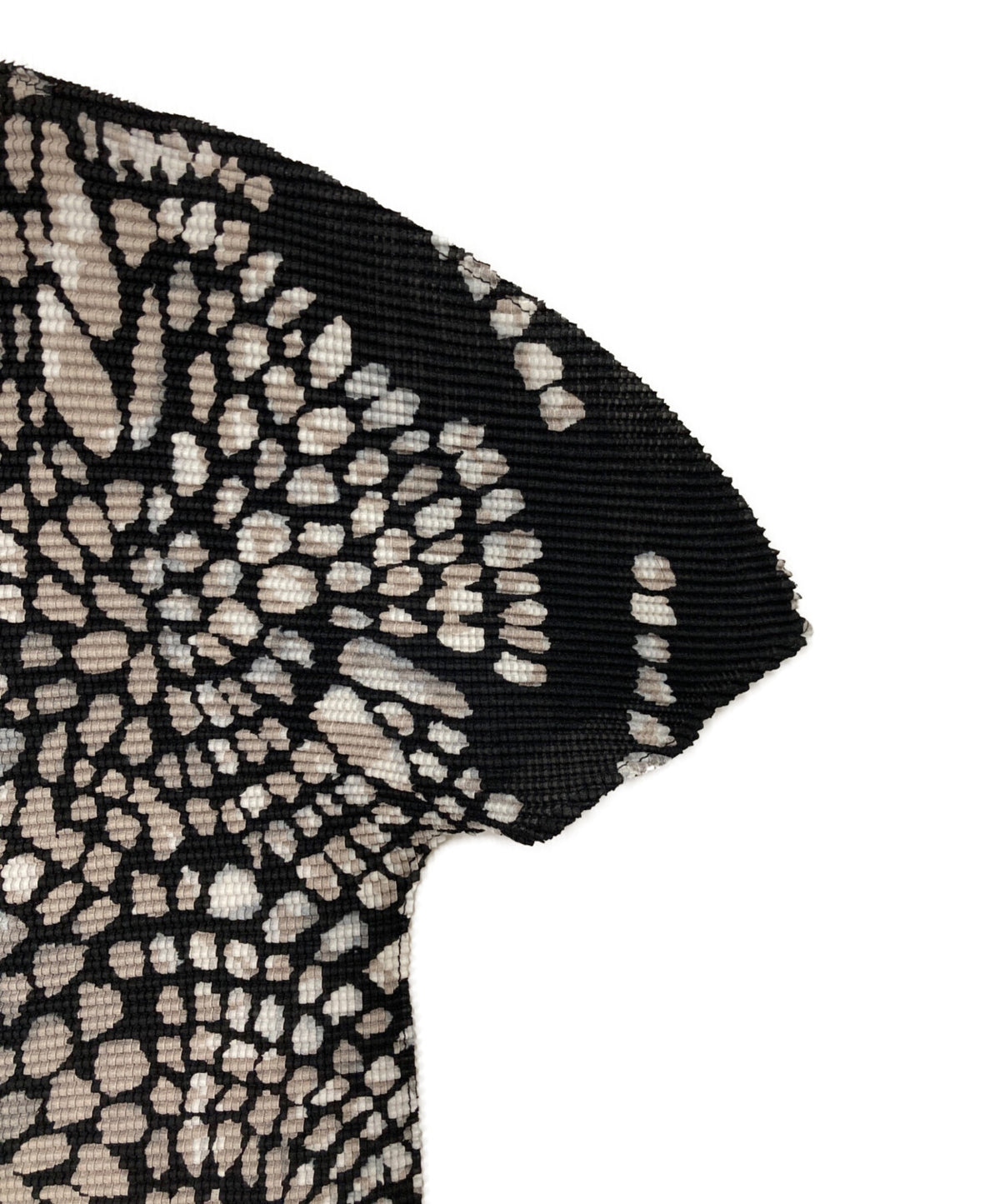 [Pre-owned] me ISSEY MIYAKE All-Over Print Pleated T-Shirt MI41FK525 MI41FK525