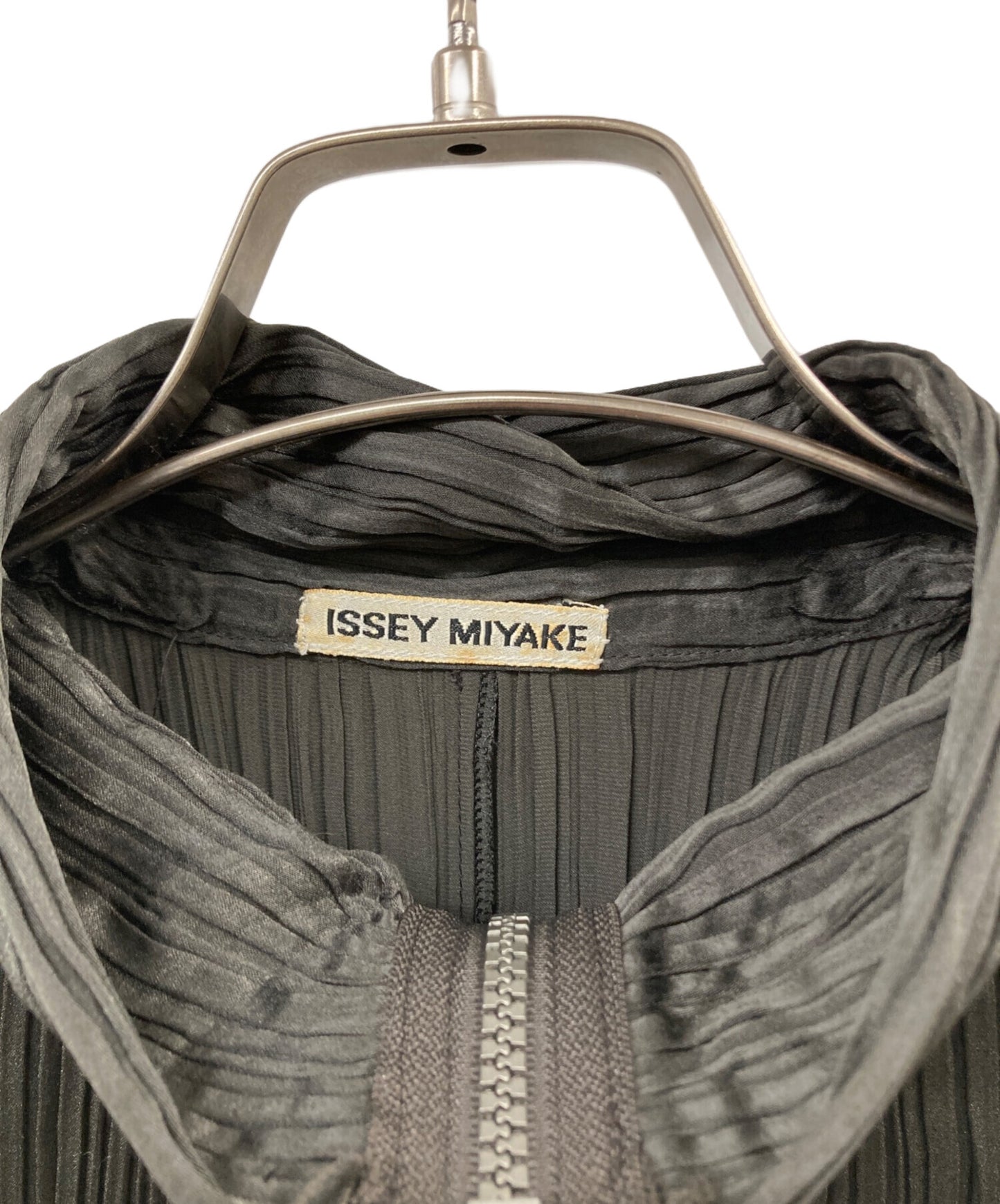 [Pre-owned] ISSEY MIYAKE pleated coat IM53-FD801