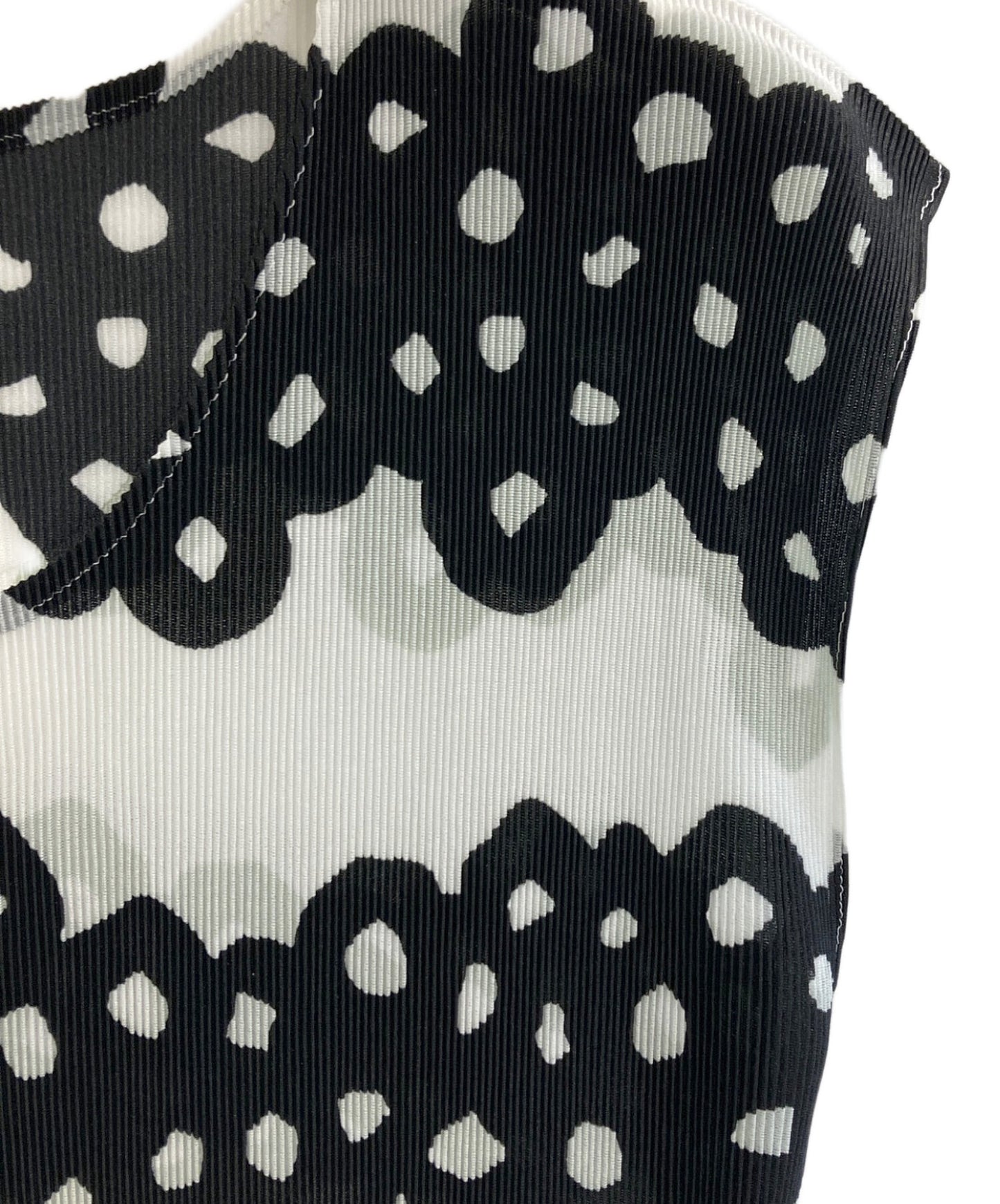 [Pre-owned] PLEATS PLEASE Pleated sleeveless cut and sewn PP23FK324