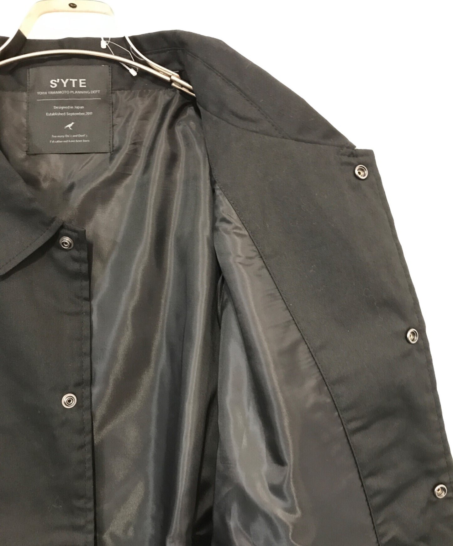 [Pre-owned] s'yte JACKET PRINTED WITH ARTWORK FEATURING ZOKU-SHINGO-HAND PRINTS- / Coach Jacket UY-Y11-905-1