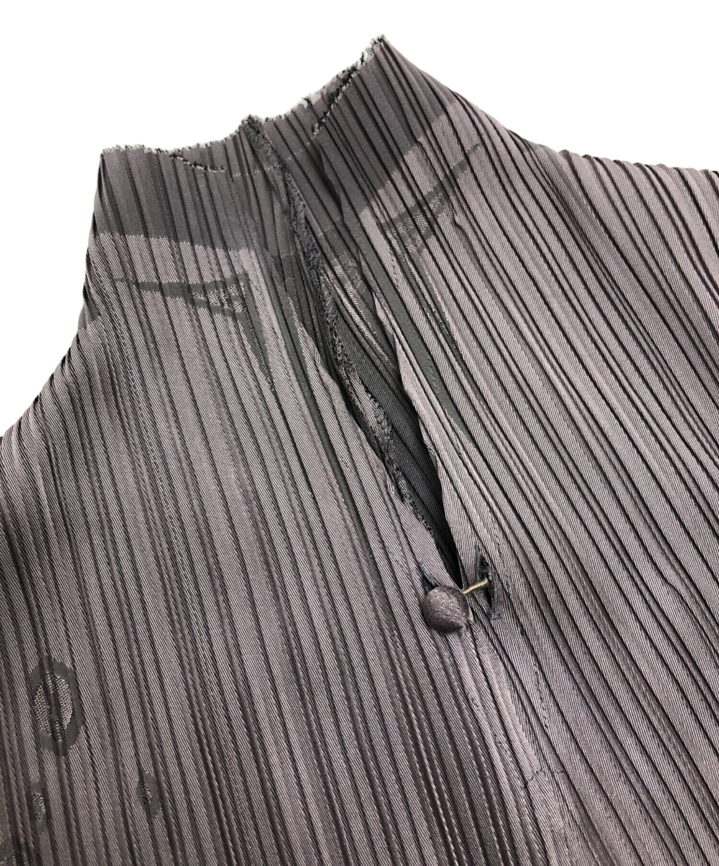 [Pre-owned] ISSEY MIYAKE FETE Pleated cut and sewn with a full pattern IF62FJ202