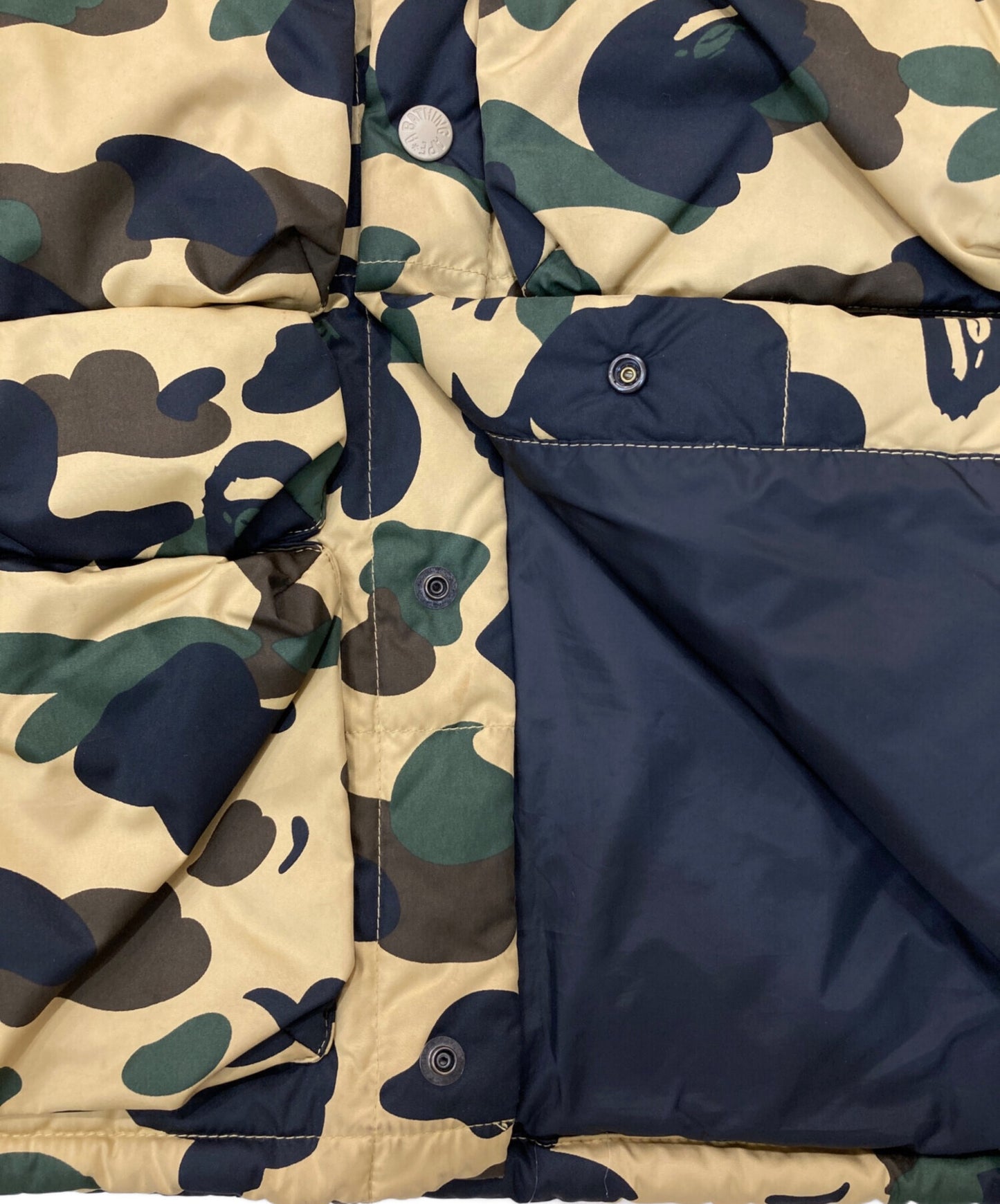 [Pre-owned] A BATHING APE Utility Camouflage Down Vest 1930-140-003