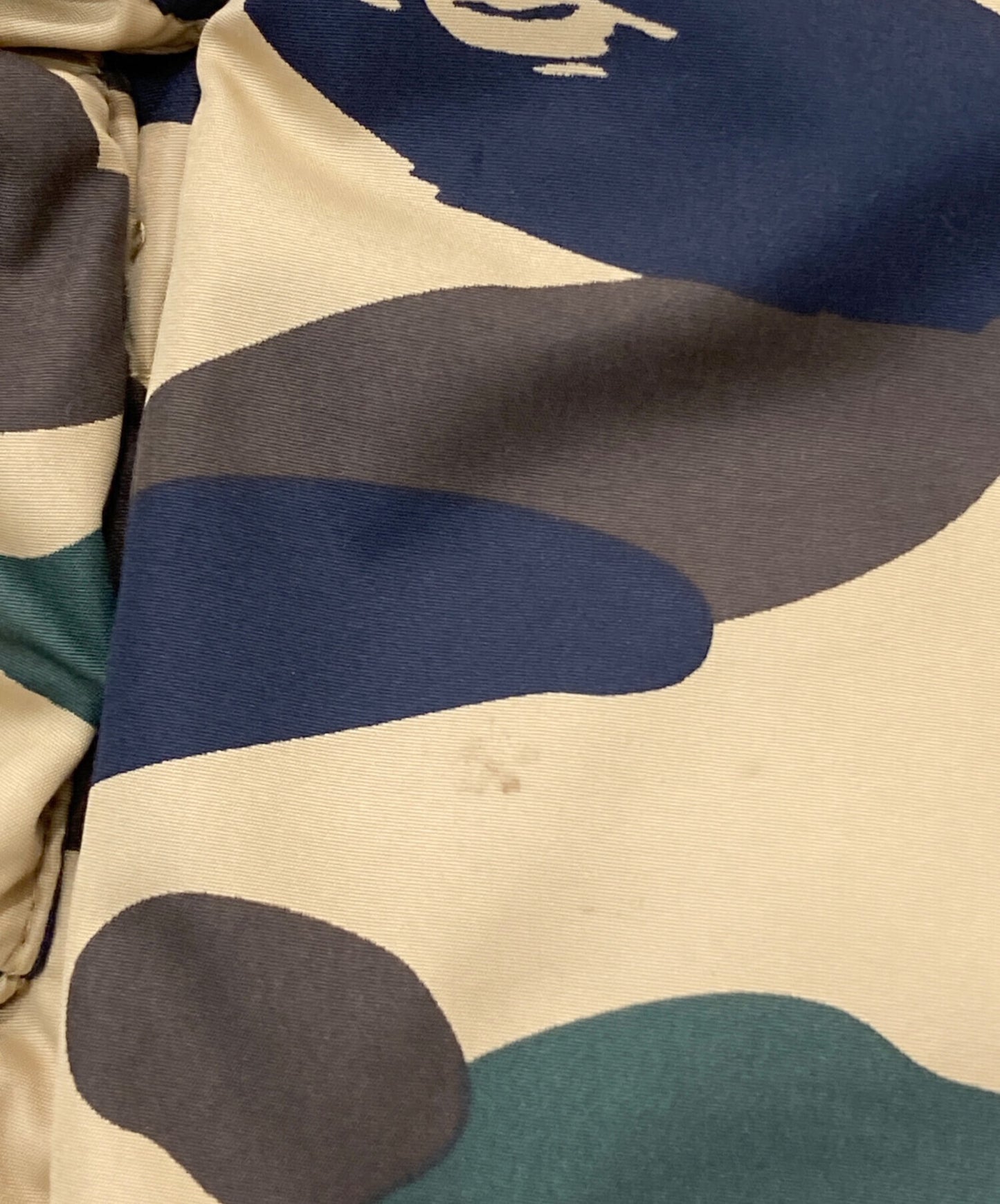 [Pre-owned] A BATHING APE Utility Camouflage Down Vest 1930-140-003