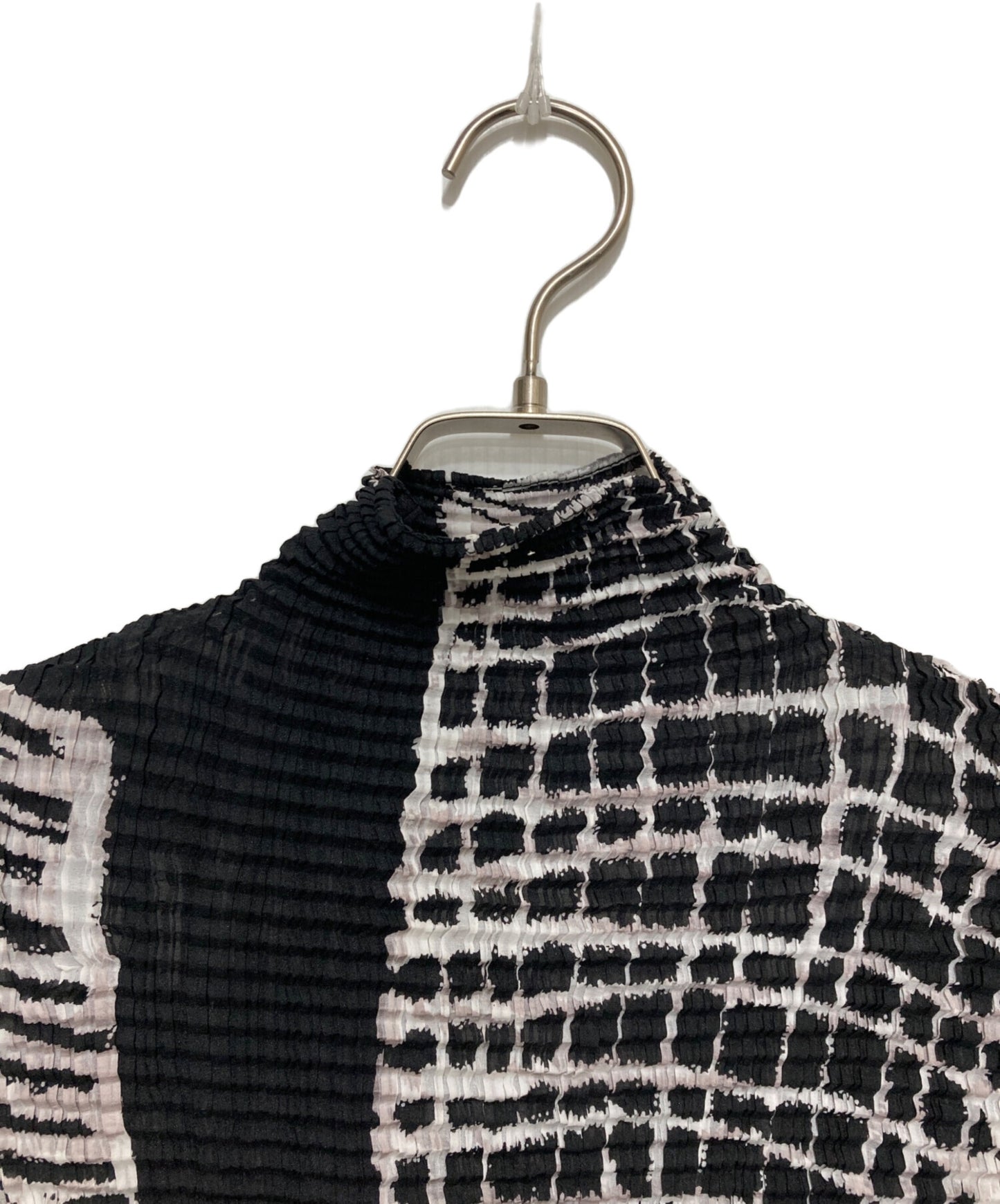 [Pre-owned] ISSEY MIYAKE Geometric Pattern High Neck Pleated Cut and Sewn IM92-FT095