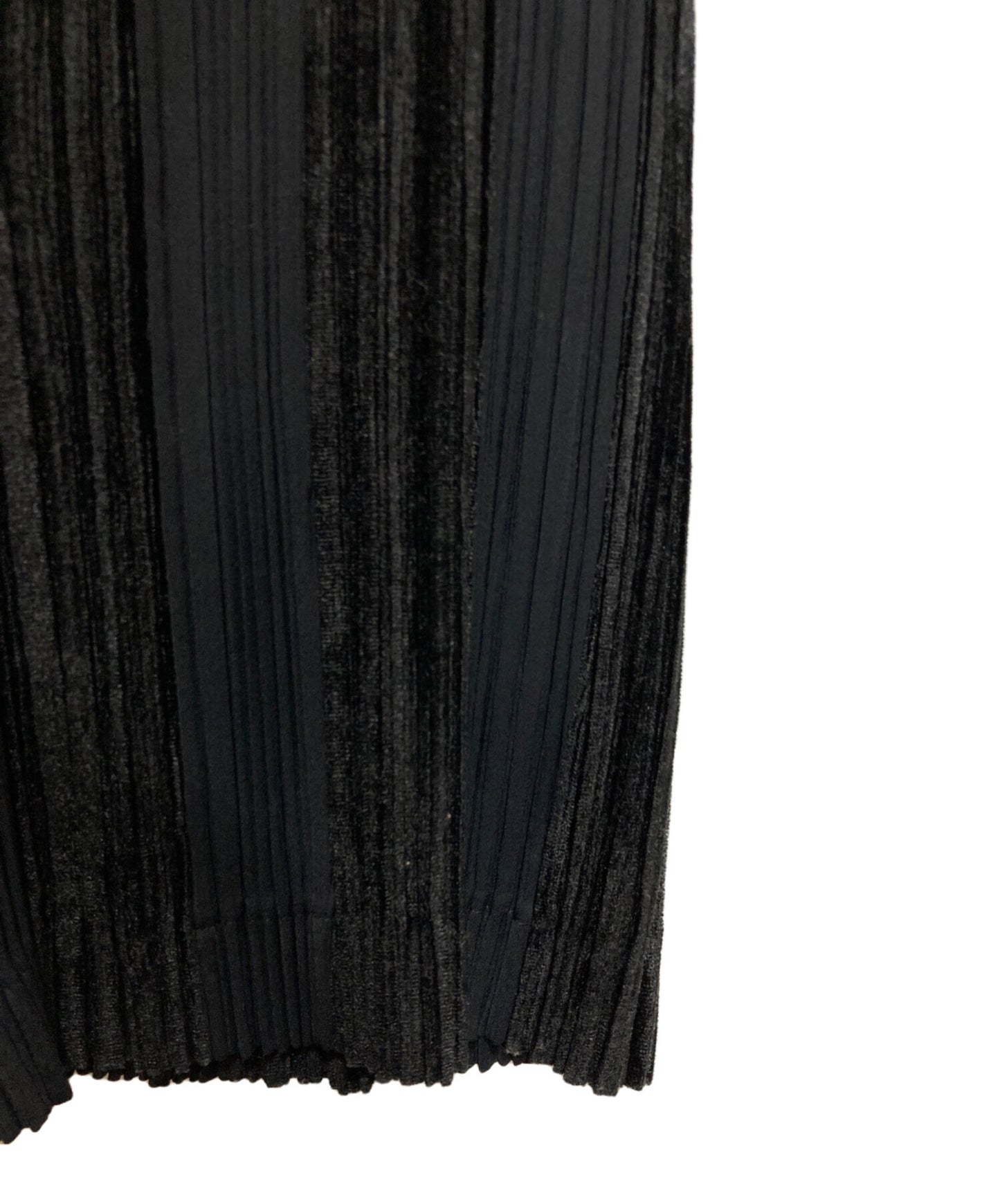 [Pre-owned] ISSEY MIYAKE Pleated and veloured gilets IM53-FE904