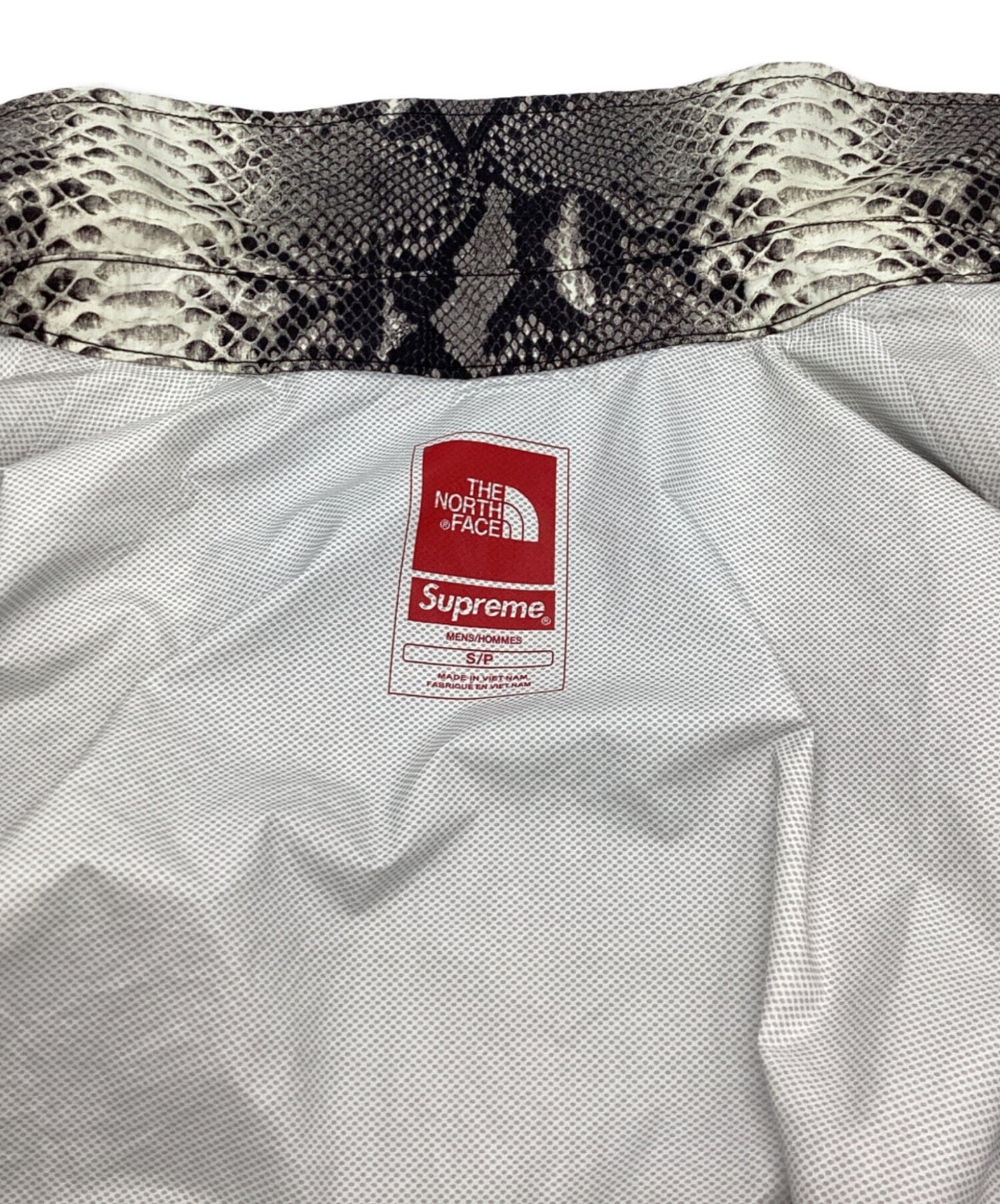 [Pre-owned] SUPREME Snakeskin Taped Seam Coaches Jacket NP11803I