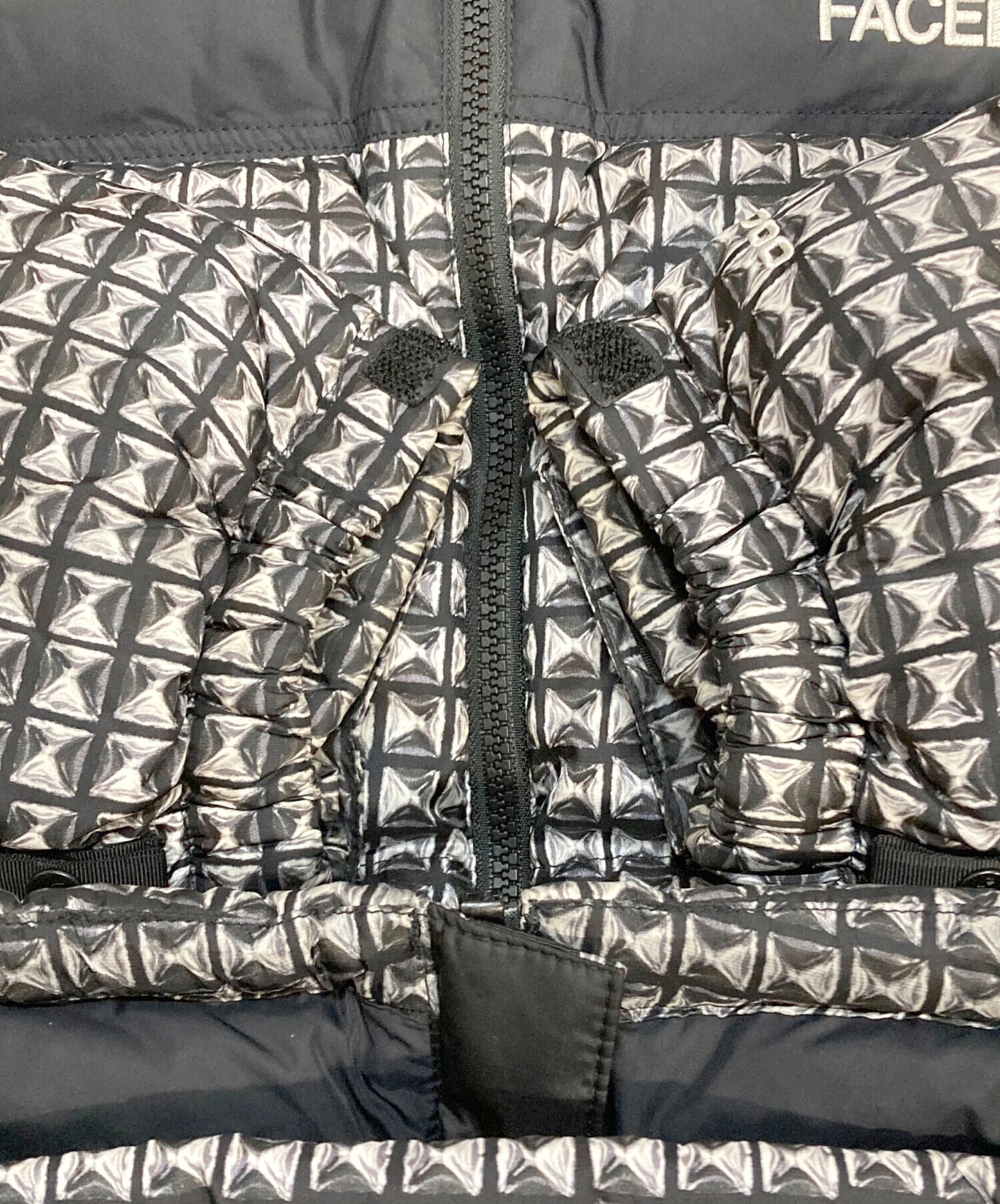 [Pre-owned] SUPREME Studded Nuptse Jacket ND42100I