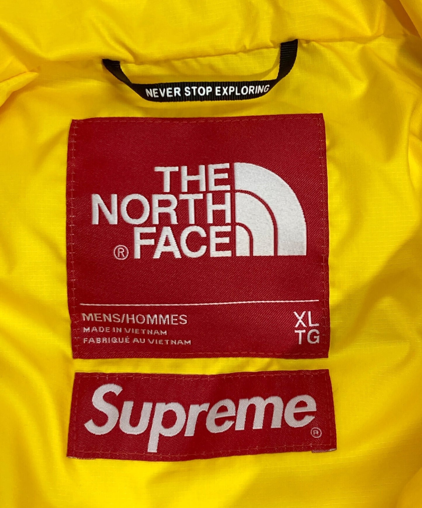 [Pre-owned] SUPREME 800-Fill Half Zip Hooded Pullover ND52205I