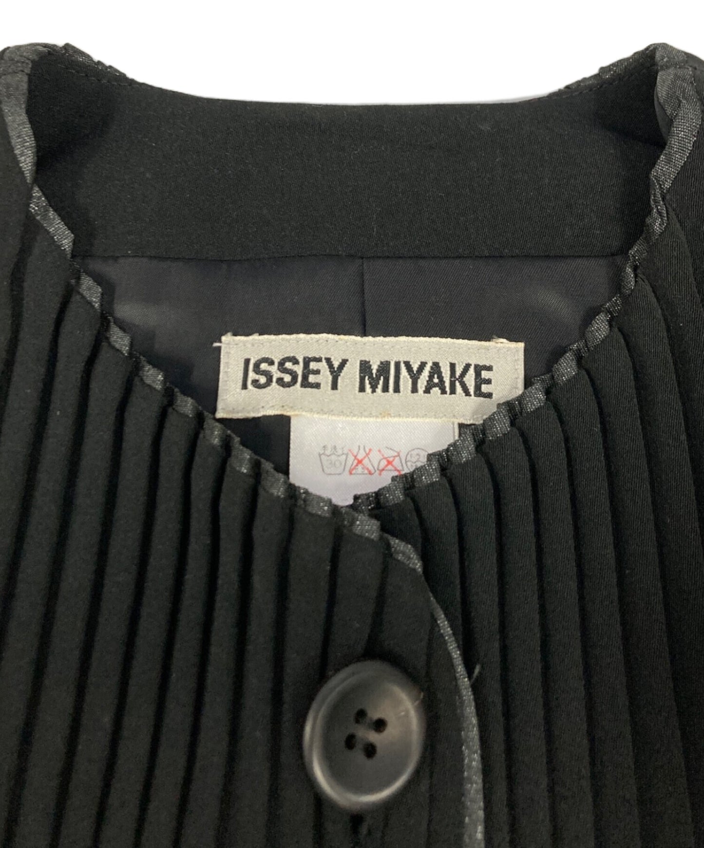 [Pre-owned] ISSEY MIYAKE pleated coat IM92-FA627