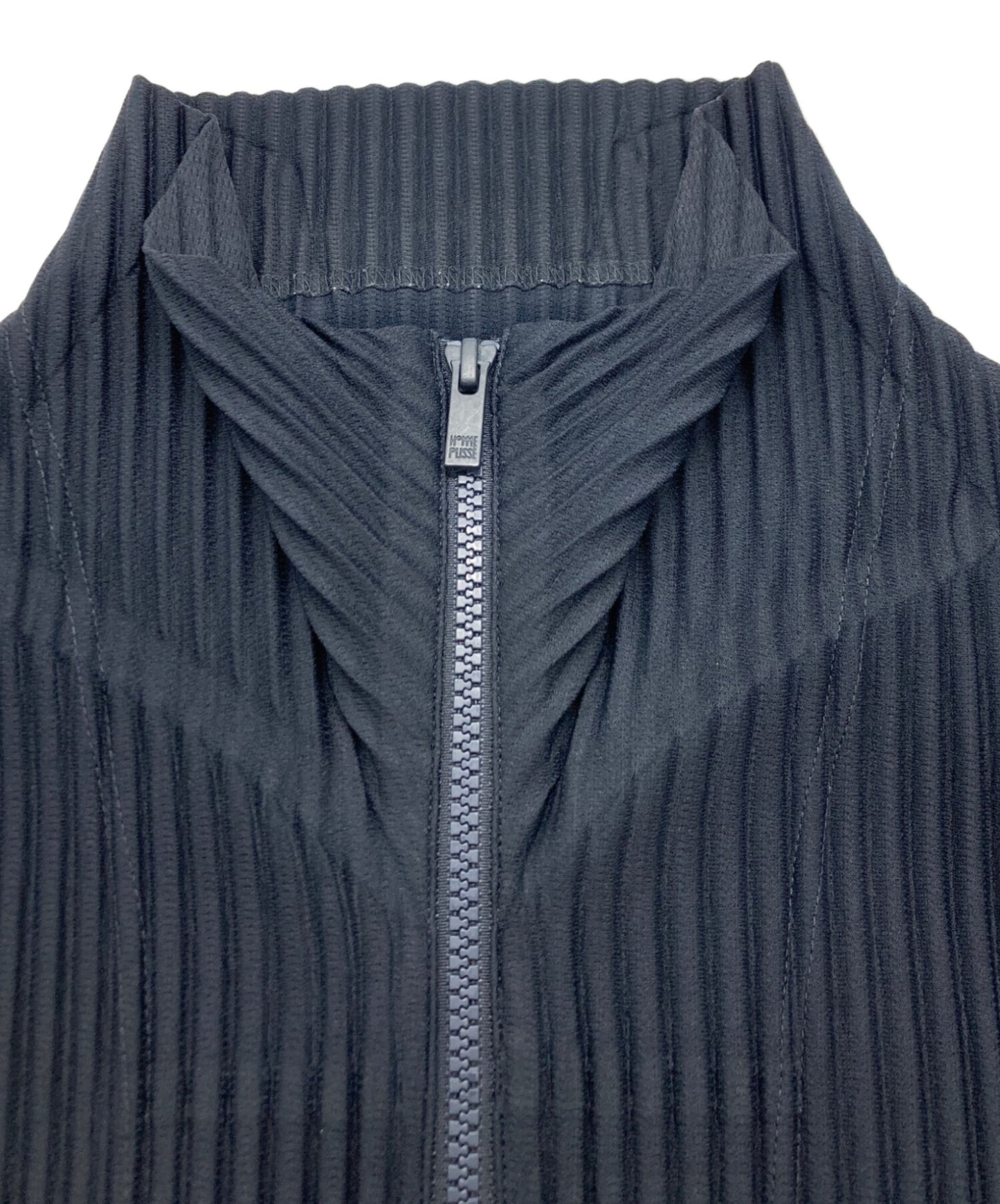 [Pre-owned] HOMME PLISSE ISSEY MIYAKE Pleated zip-up jacket HP55JL140