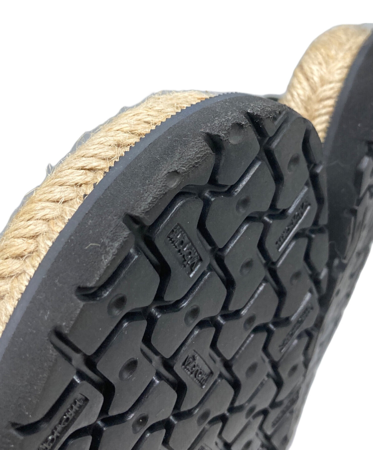 [Pre-owned] sacai Buckled Strap, Vibram Sole, Flat Sandals 20-05118