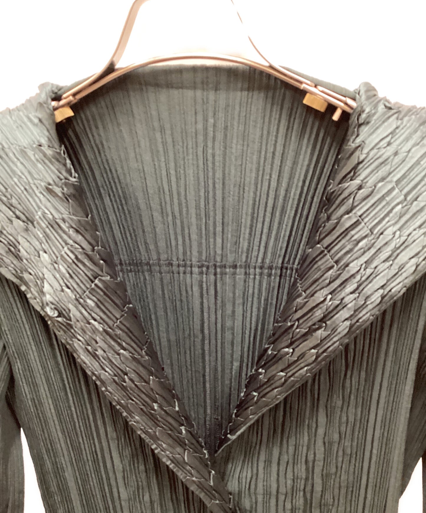 [Pre-owned] ISSEY MIYAKE FETE Scale Pleated Coat Pleated Coat Coat IF84FD716