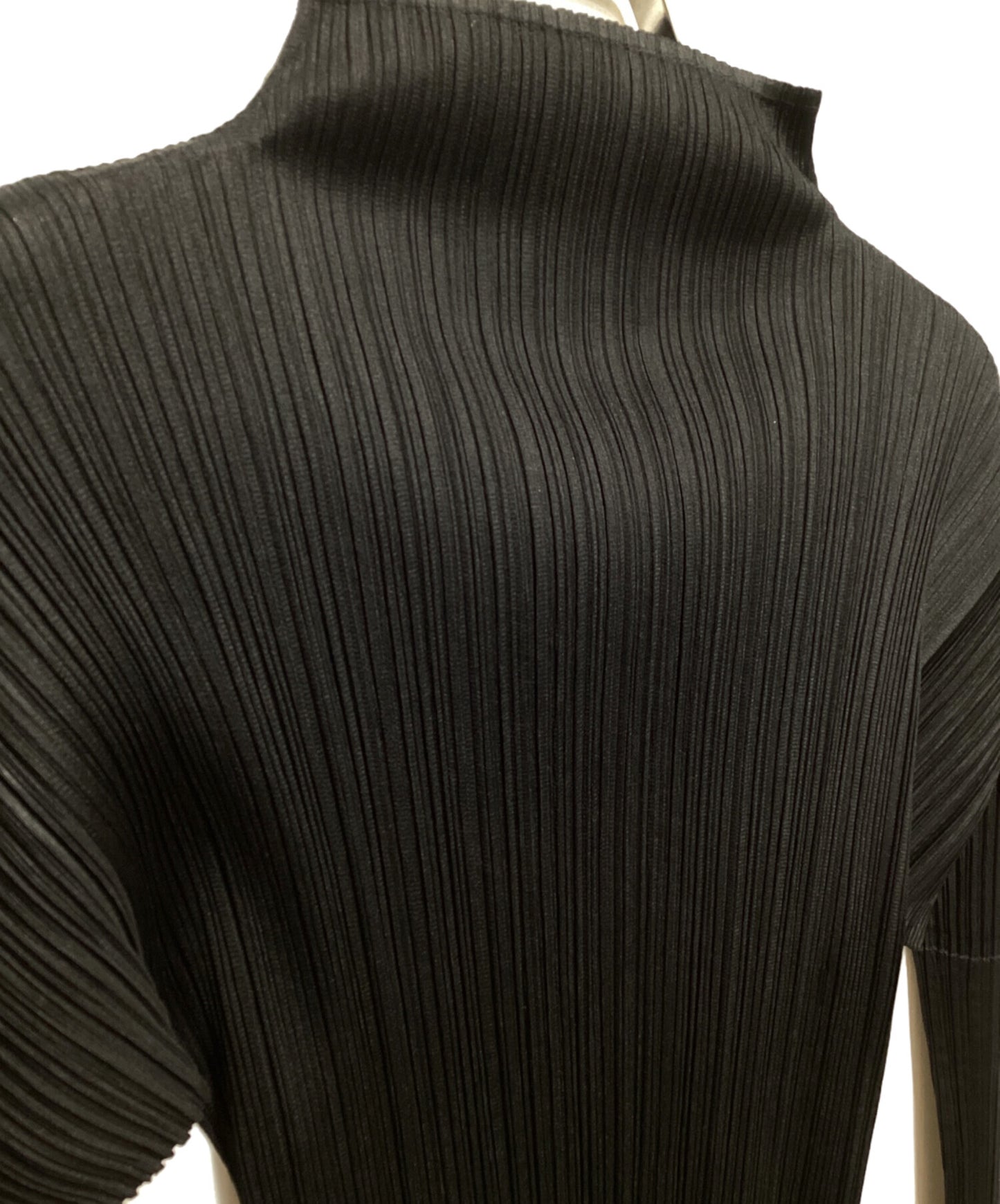 [Pre-owned] PLEATS PLEASE Bottle Neck Pleated Cut and Sewn PP05-JK005