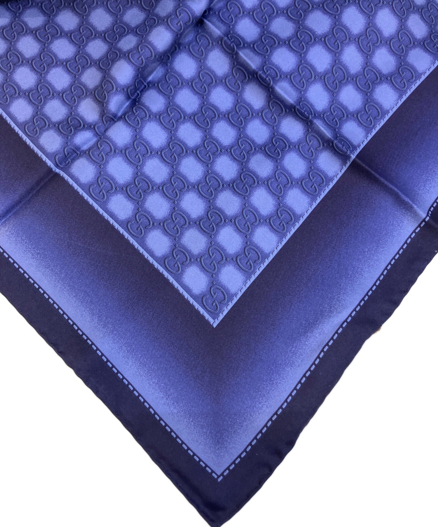 [Pre-owned] GUCCI Large silk scarf with gradient hardware pattern 268649