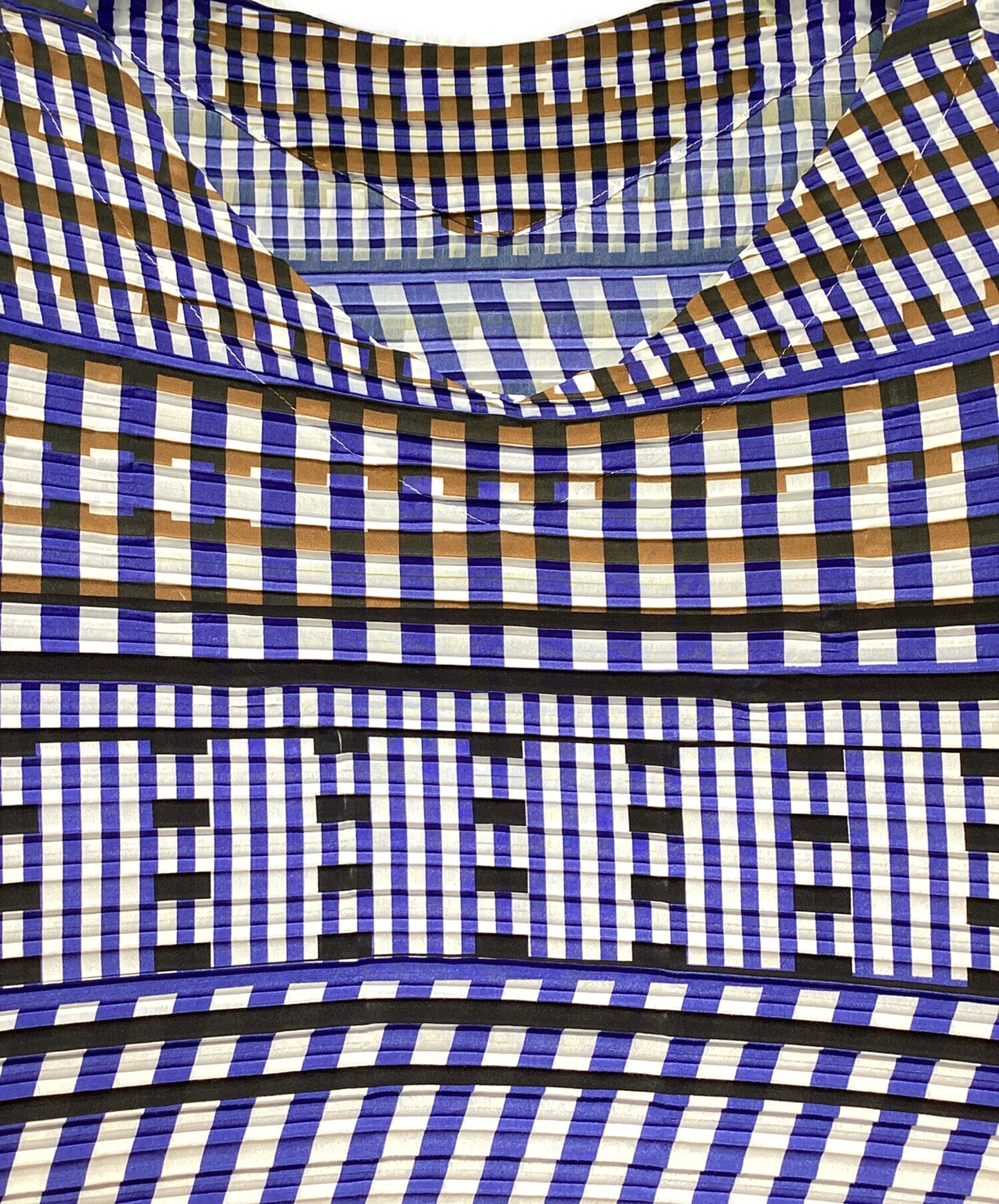 [Pre-owned] ISSEY MIYAKE Geometric sleeveless pleated blouse IM72FJ604