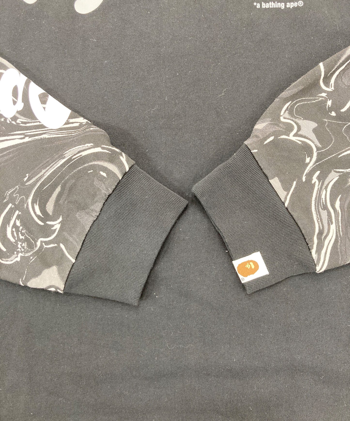 [Pre-owned] A BATHING APE Marbling Camo Multi Logo Layered Sleeves Ls Tee 001LTK801303M
