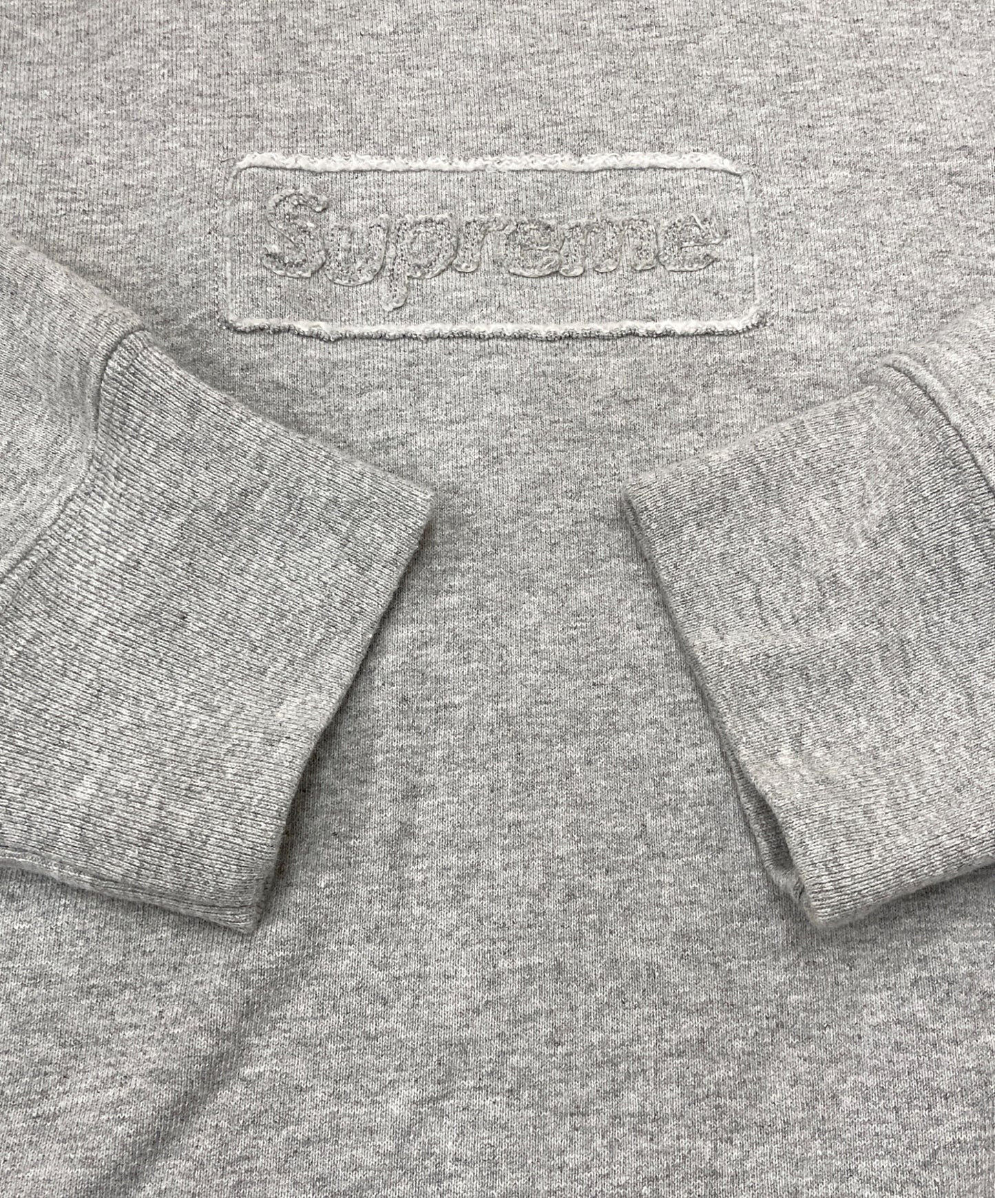 [Pre-owned] SUPREME Cutout Logo Crewneck