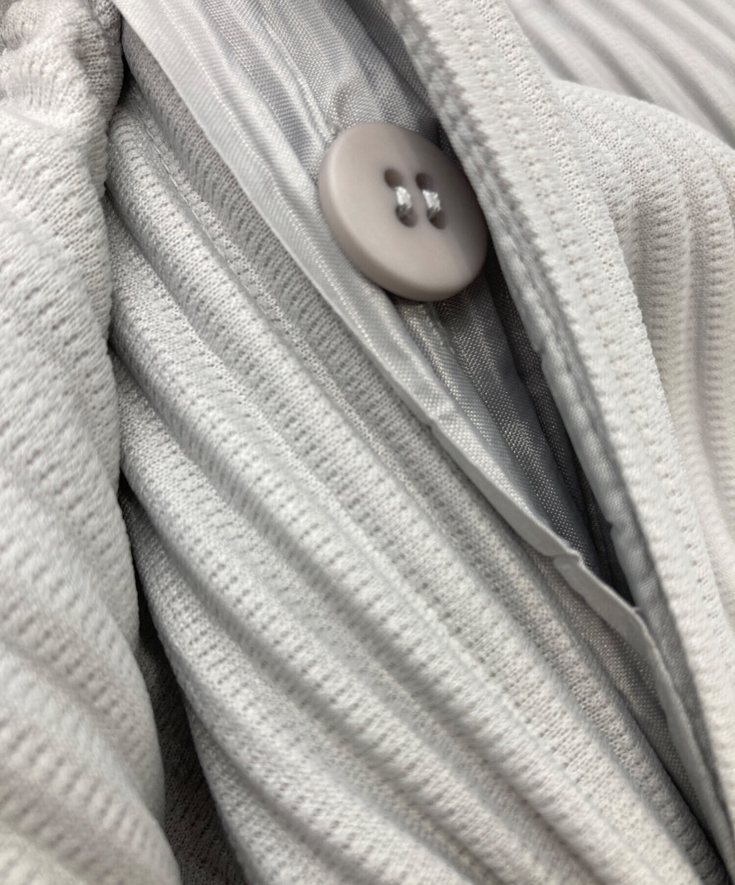 [Pre-owned] HOMME PLISSE ISSEY MIYAKE BASICS Pleated pants HP55JF350