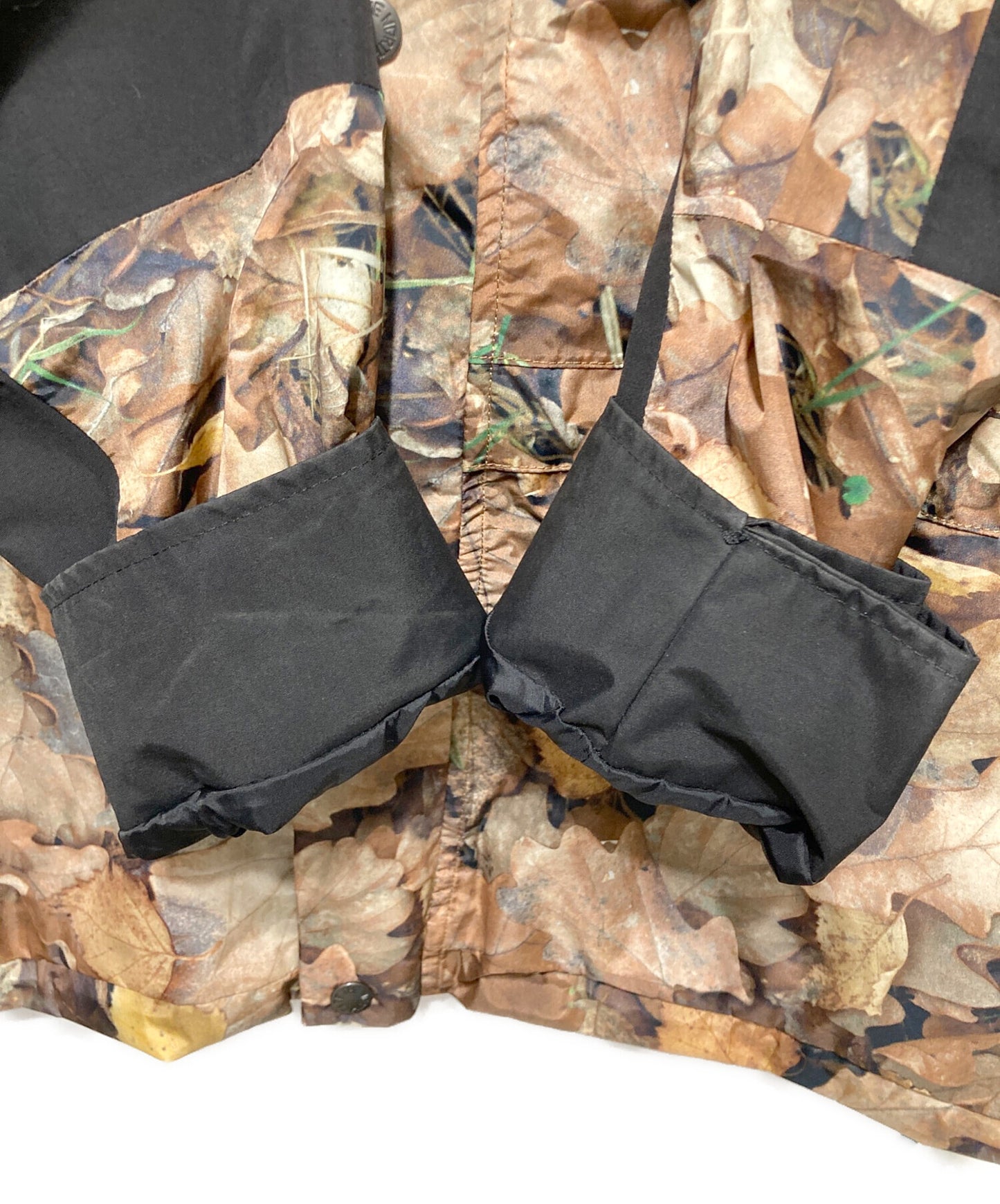 [Pre-owned] SUPREME Leaves Mountain Light Jacket NP51601I