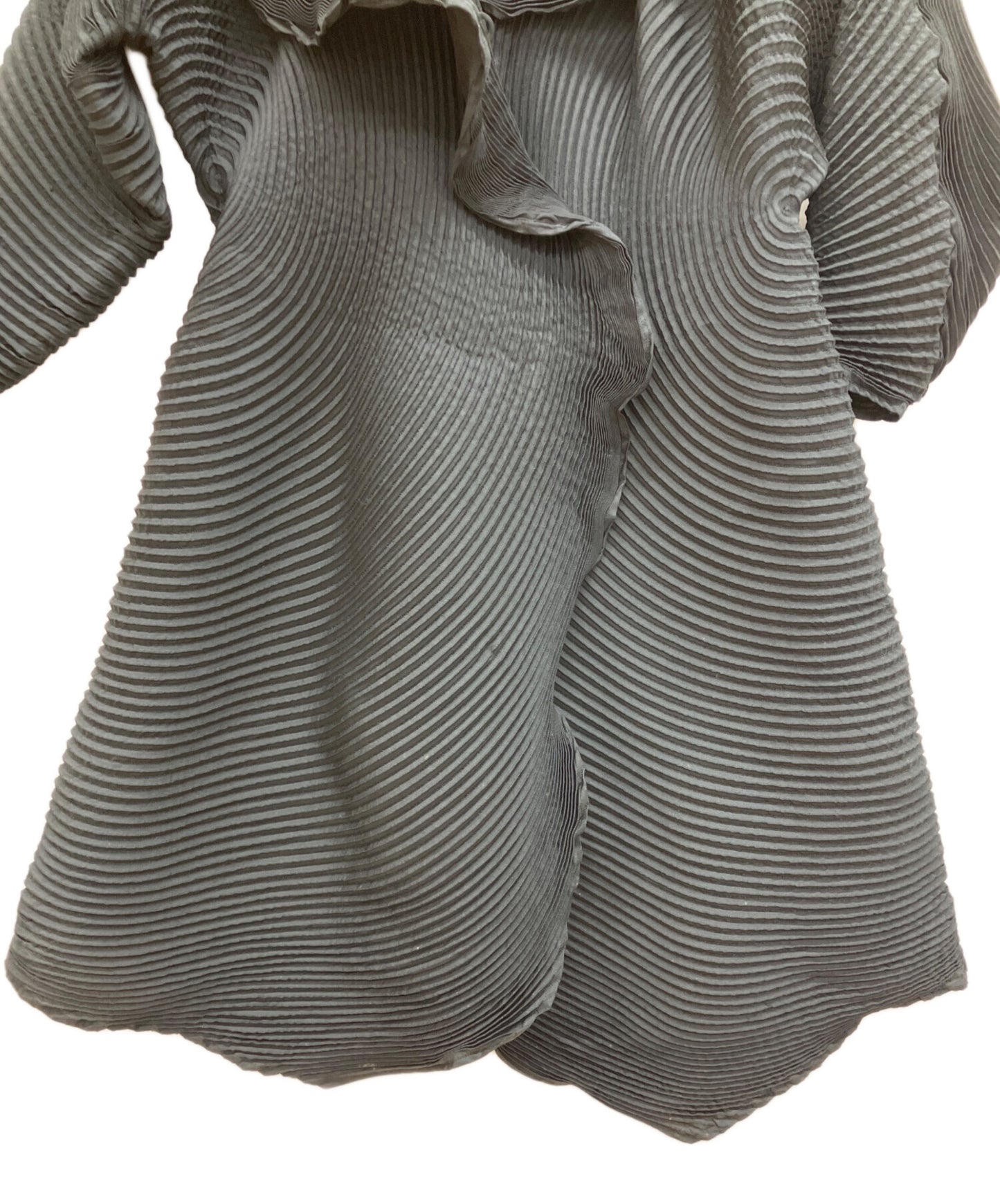 [Pre-owned] ISSEY MIYAKE Pleated Design Steam Stretch Coat IM44FA506
