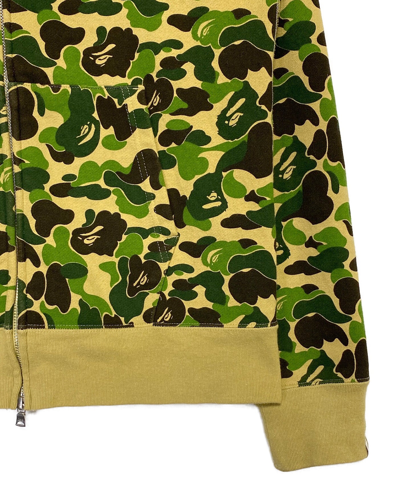 [Pre-owned] A BATHING APE Camo Shark Full Zip Hoodie 001ZPI201002M