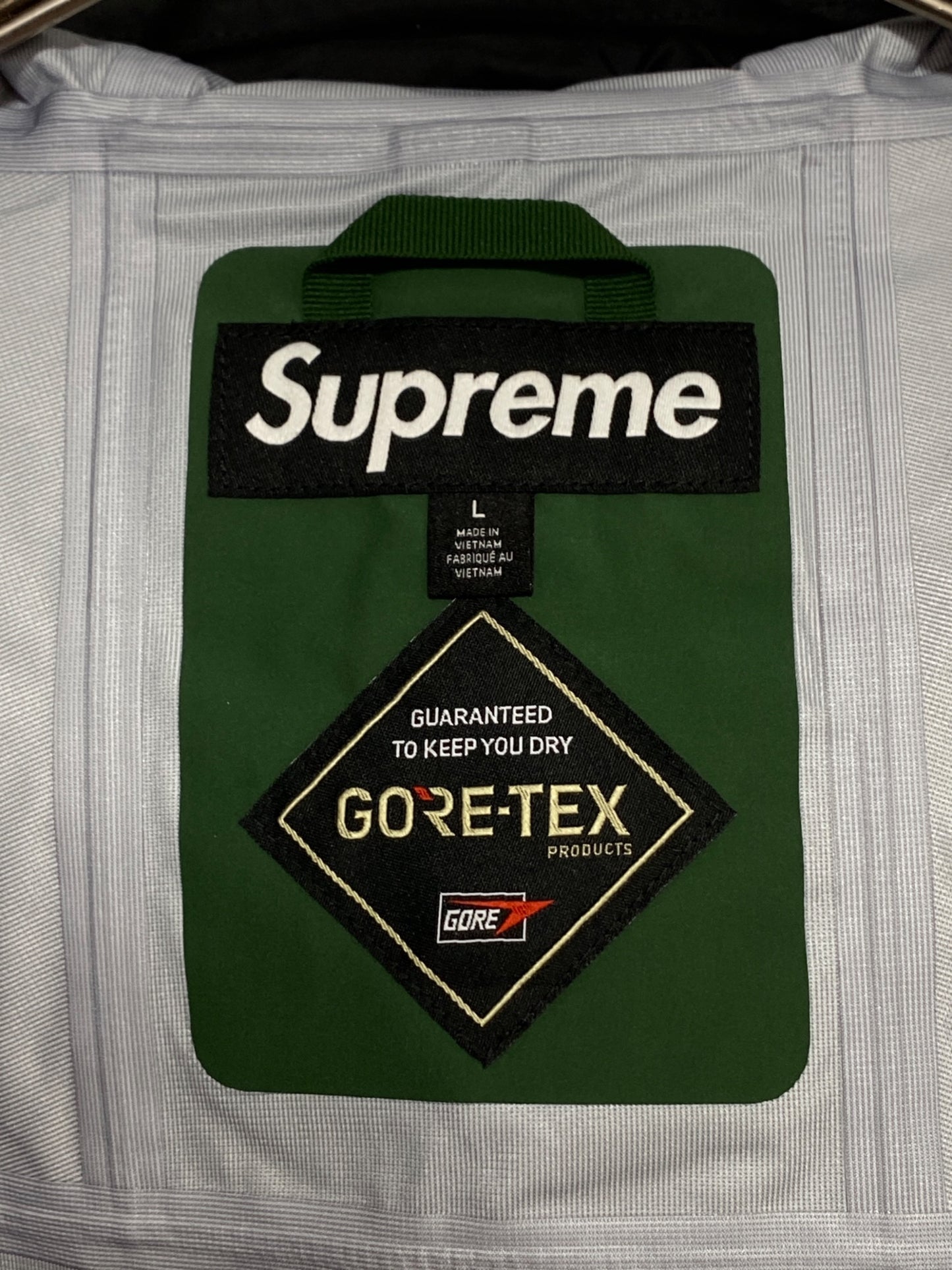 [Pre-owned] SUPREME GORE-TEX Taped Seam Shell Jacket