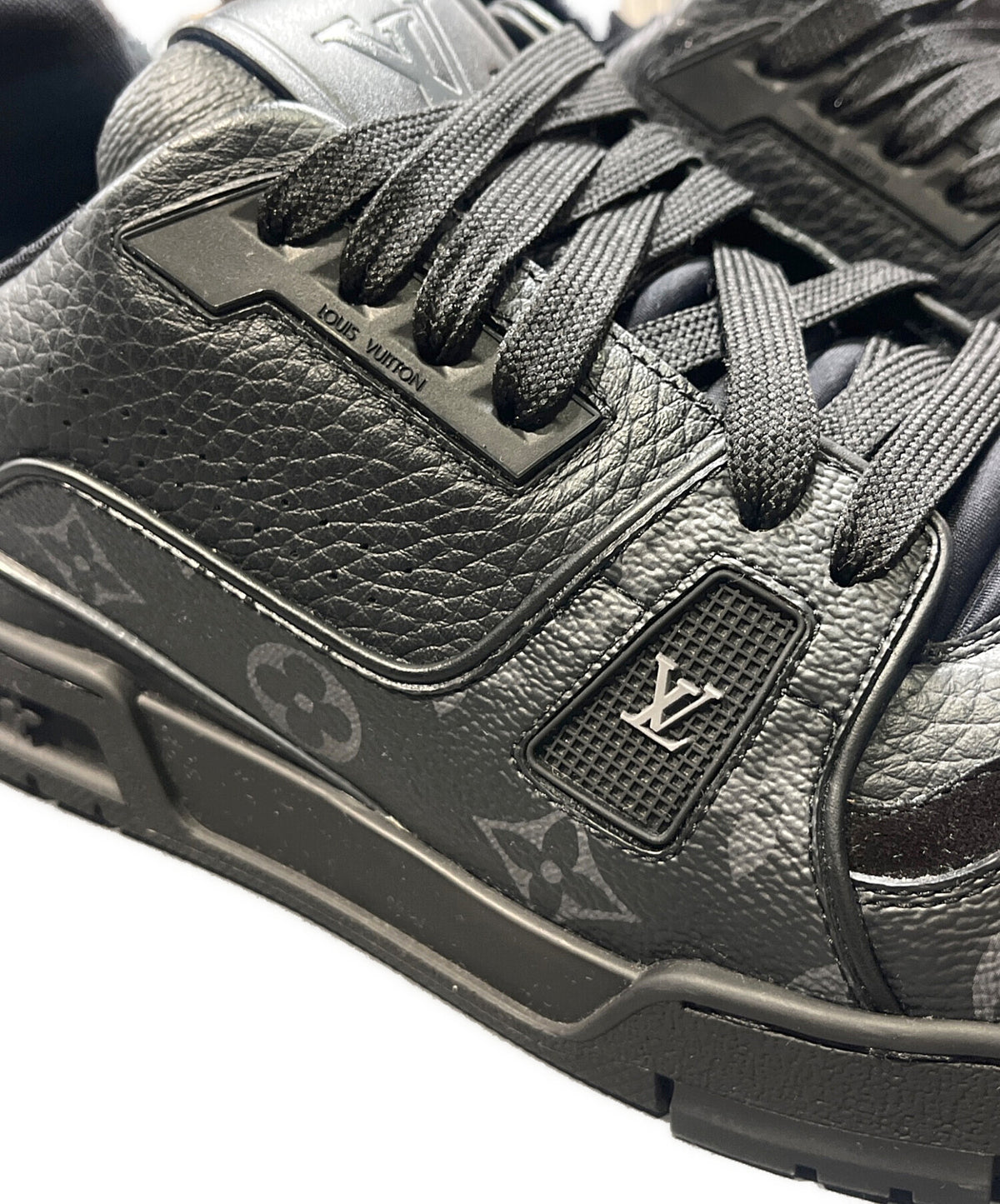 [Pre-owned] LOUIS VUITTON Calfskin Monogram Eclipse Mens LV Trainer Sneakers