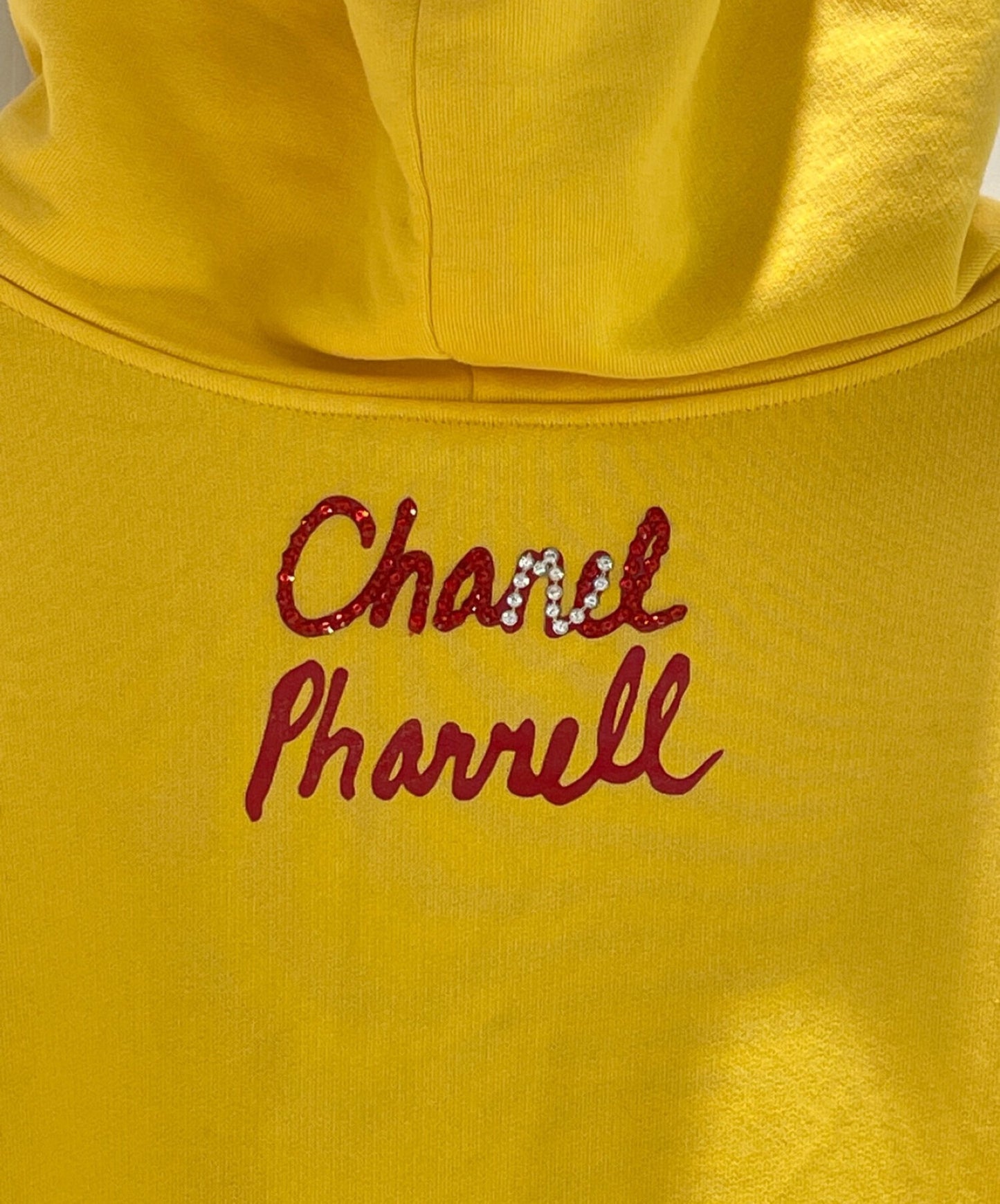 Chanel Pharrell Williams Hoodie Limited Collaboration การทำงานร่วมกัน