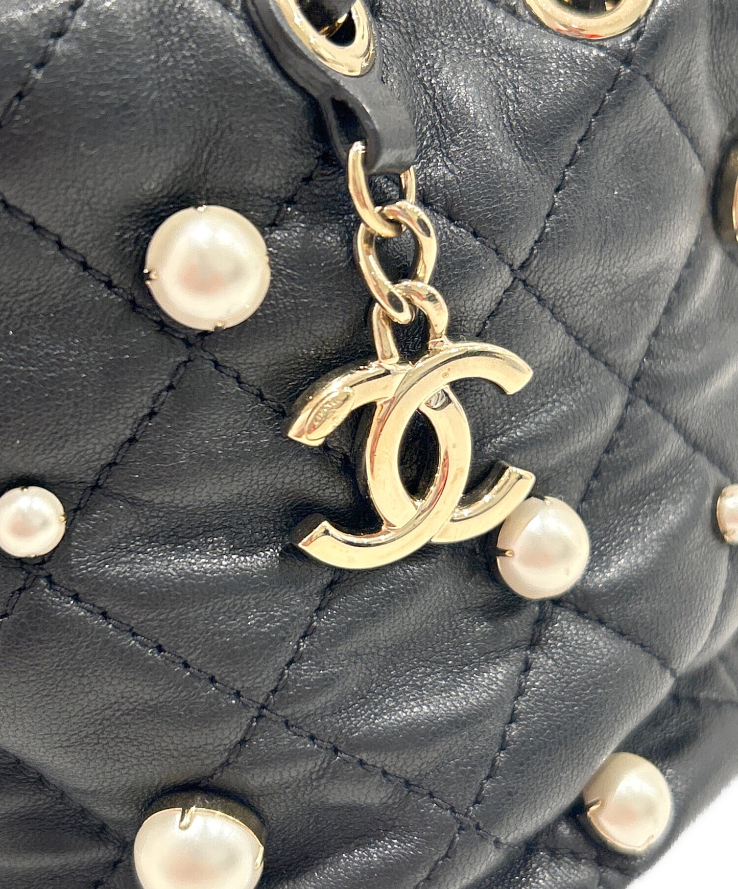 [Pre-owned] CHANEL Costume pearl drawstring shoulder bag / Coco Mark AS2518